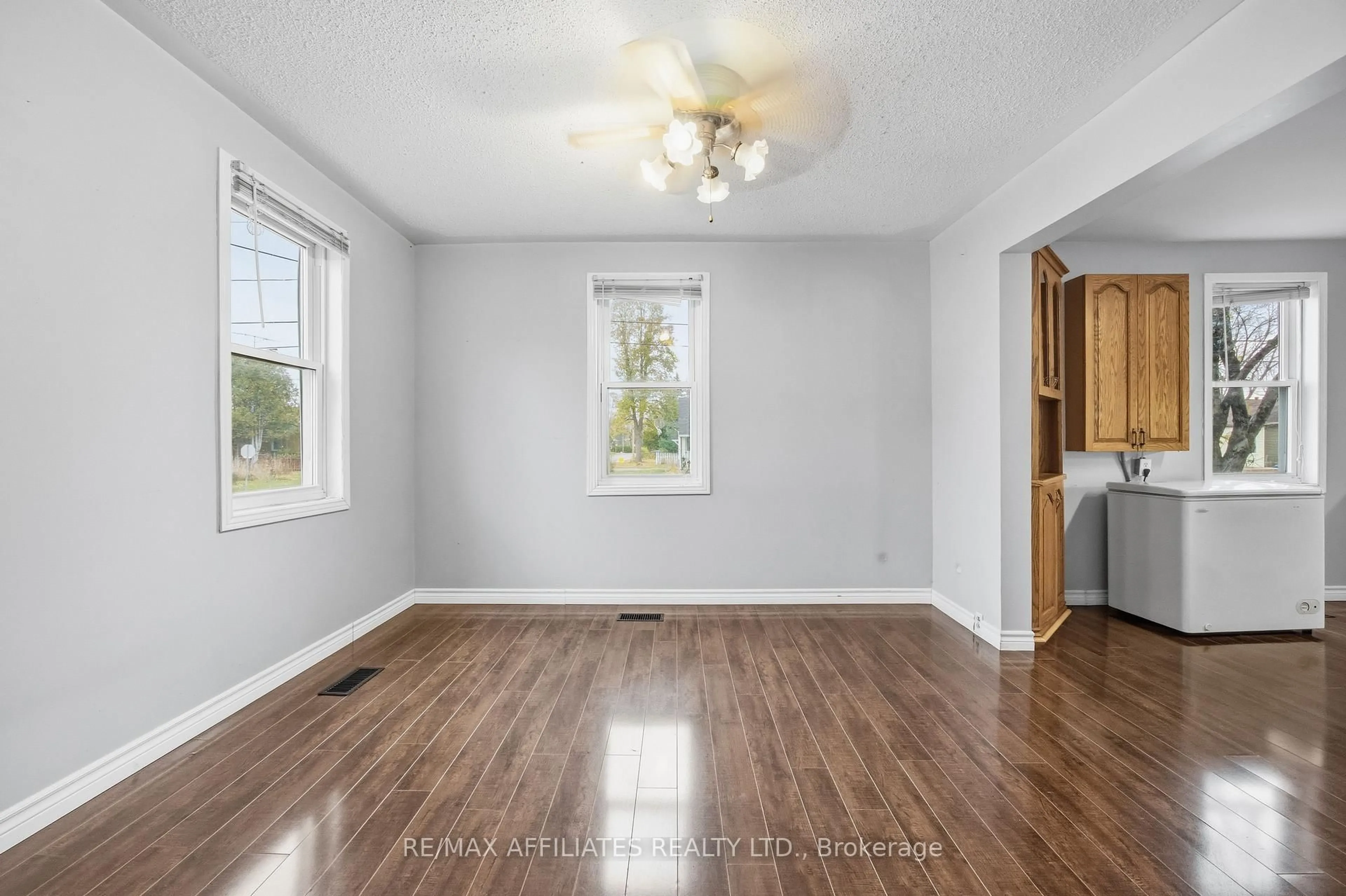 A pic of a room for 18 Cockburn St, Perth Ontario K7H 2A9