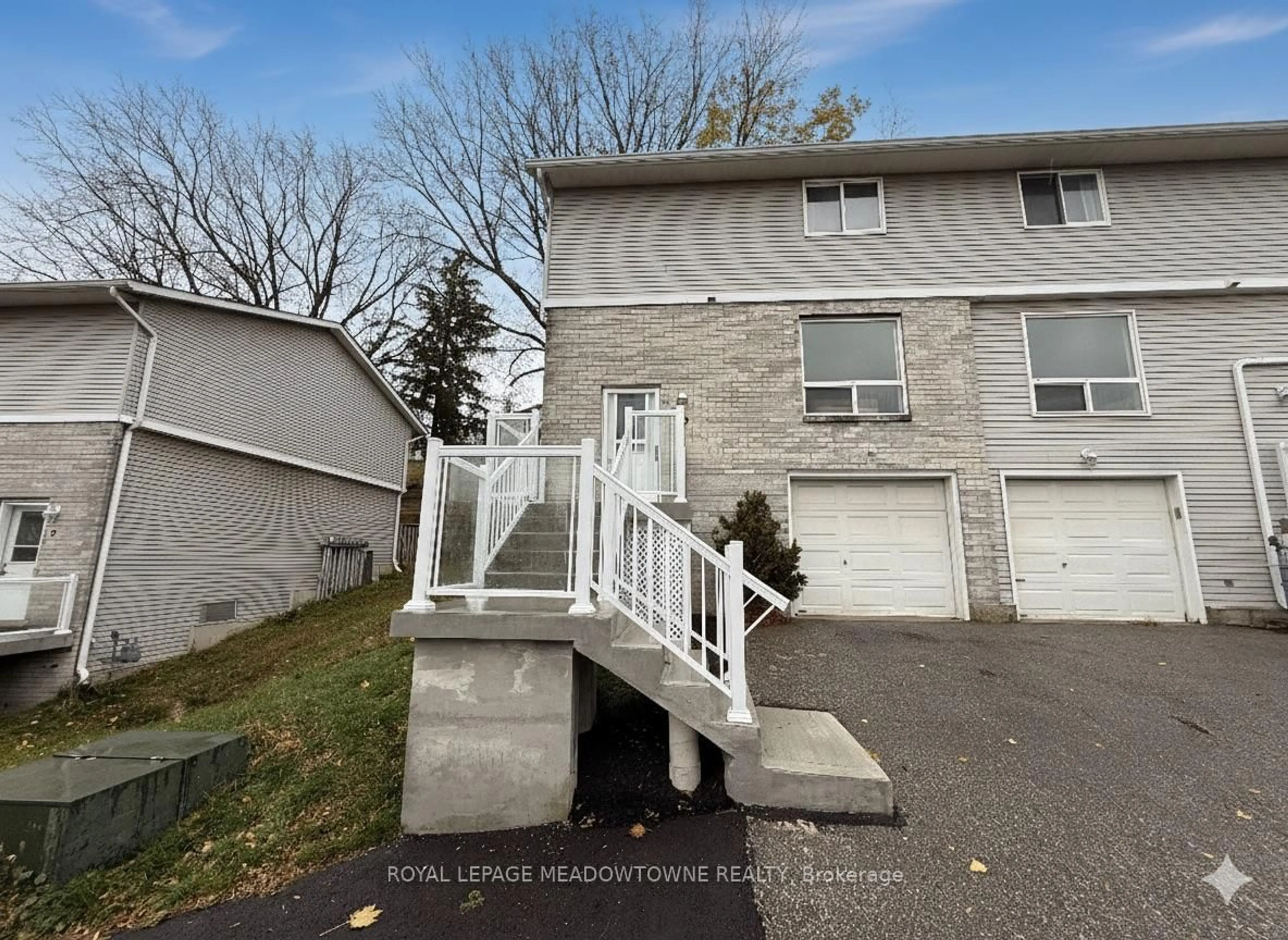 Unknown for 648 Doon Village Rd #10, Kitchener Ontario N2P 1A2