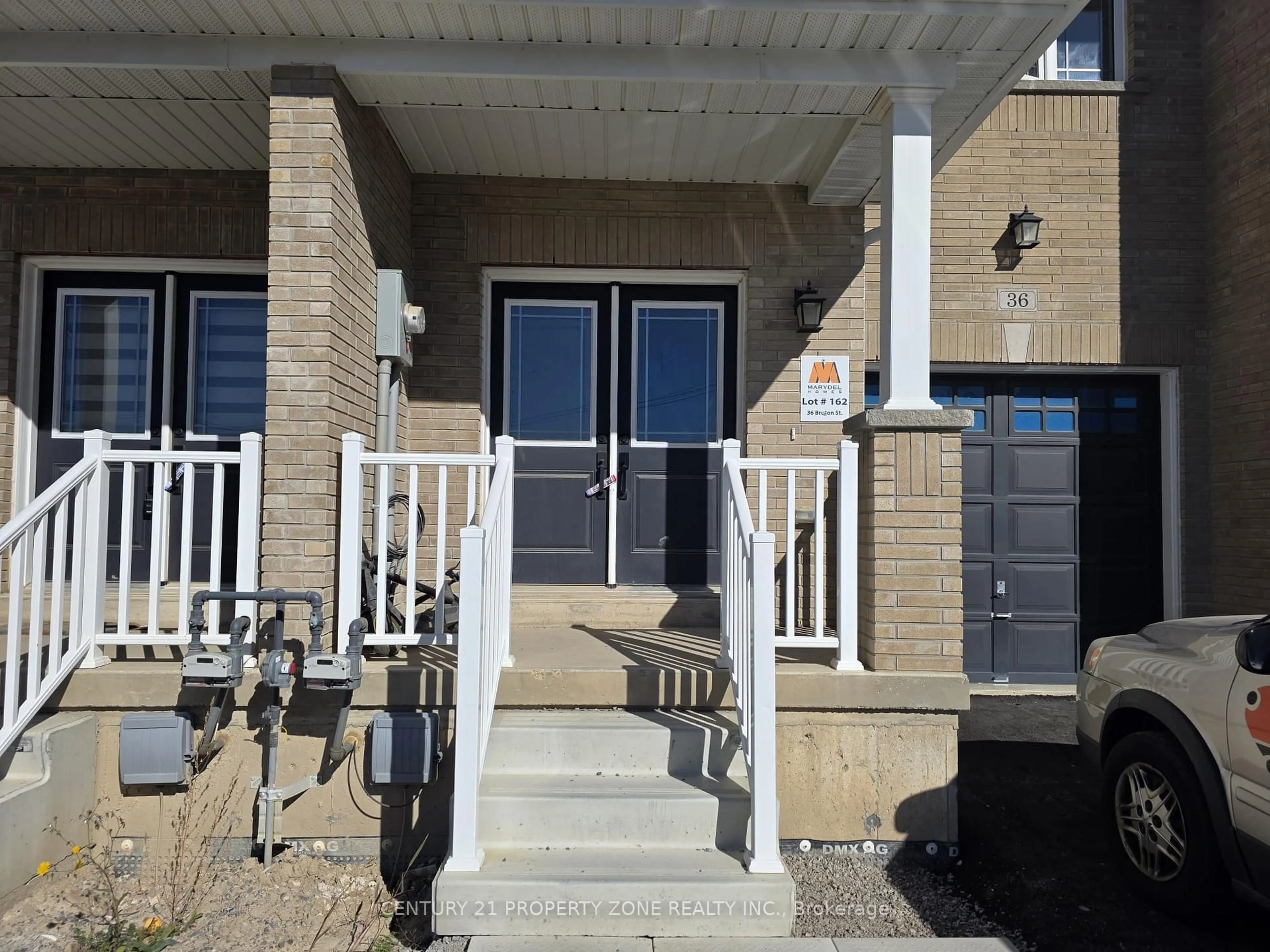 Indoor entryway for 36 Bruton St, Thorold Ontario L2V 0J6