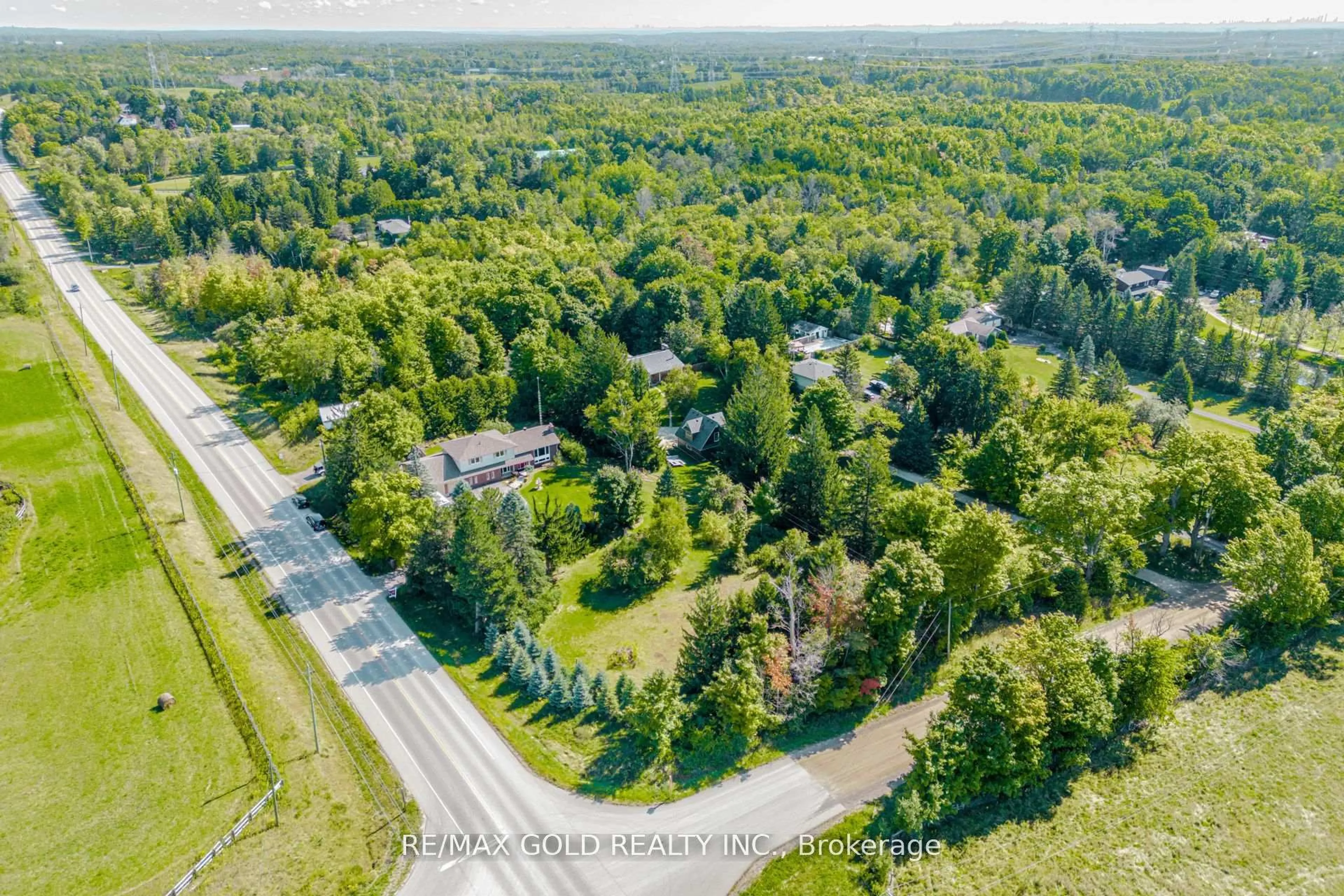 A pic from outside/outdoor area/front of a property/back of a property/a pic from drone, street for 9109 Wellington Rd 50, Erin Ontario L7J 2L8