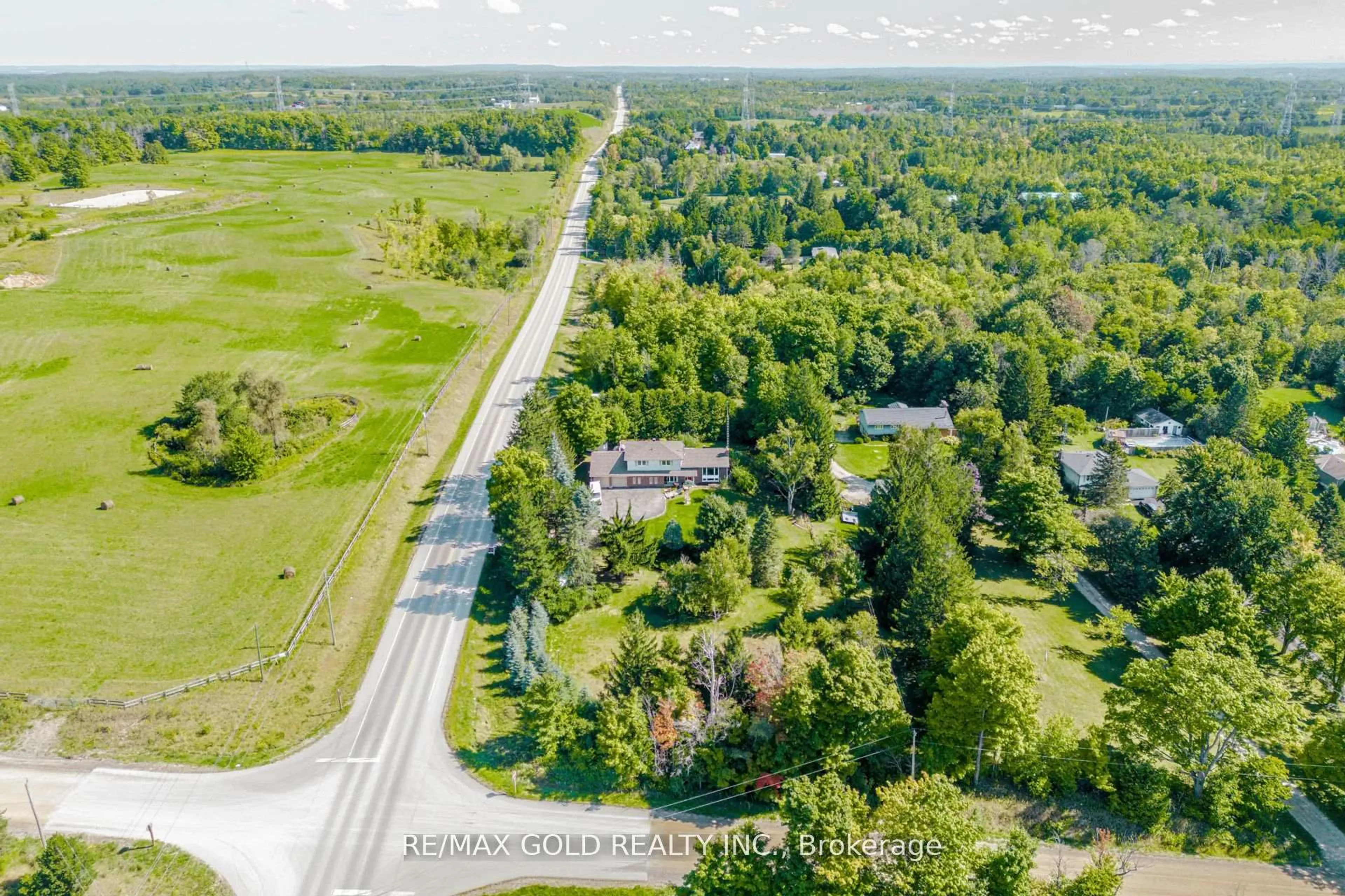 A pic from outside/outdoor area/front of a property/back of a property/a pic from drone, street for 9109 Wellington Rd 50, Erin Ontario L7J 2L8