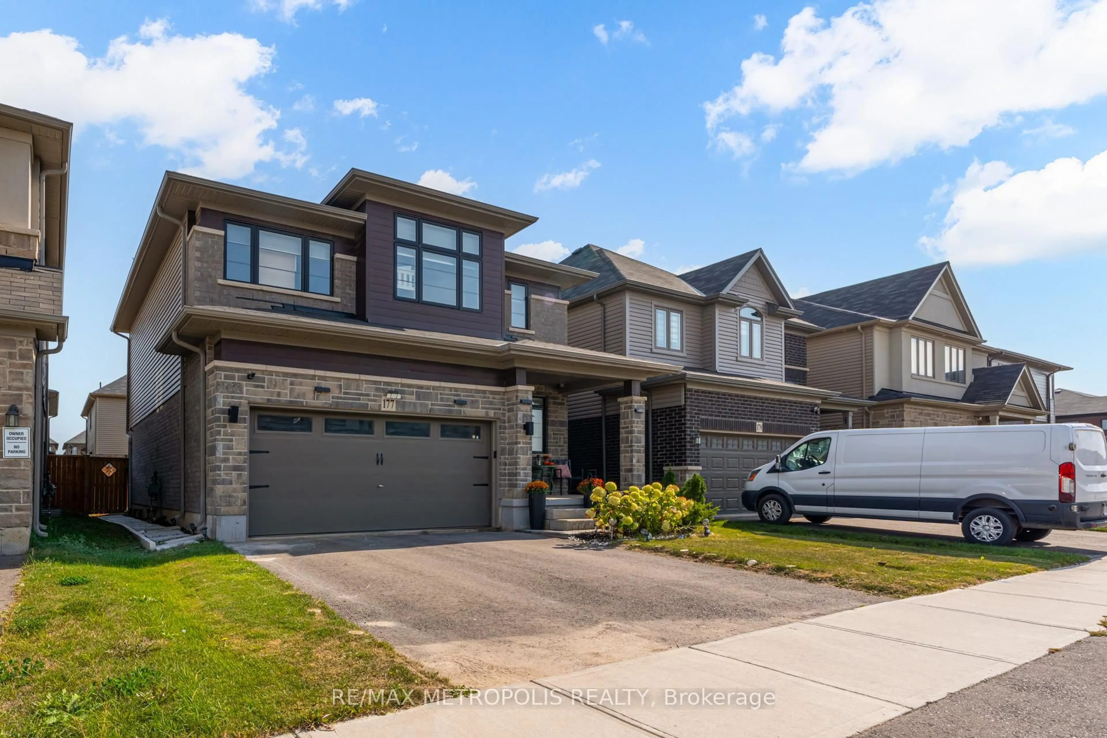 Home with brick exterior material, street for 177 Longboat Ru, Brantford Ontario N3T 0T1