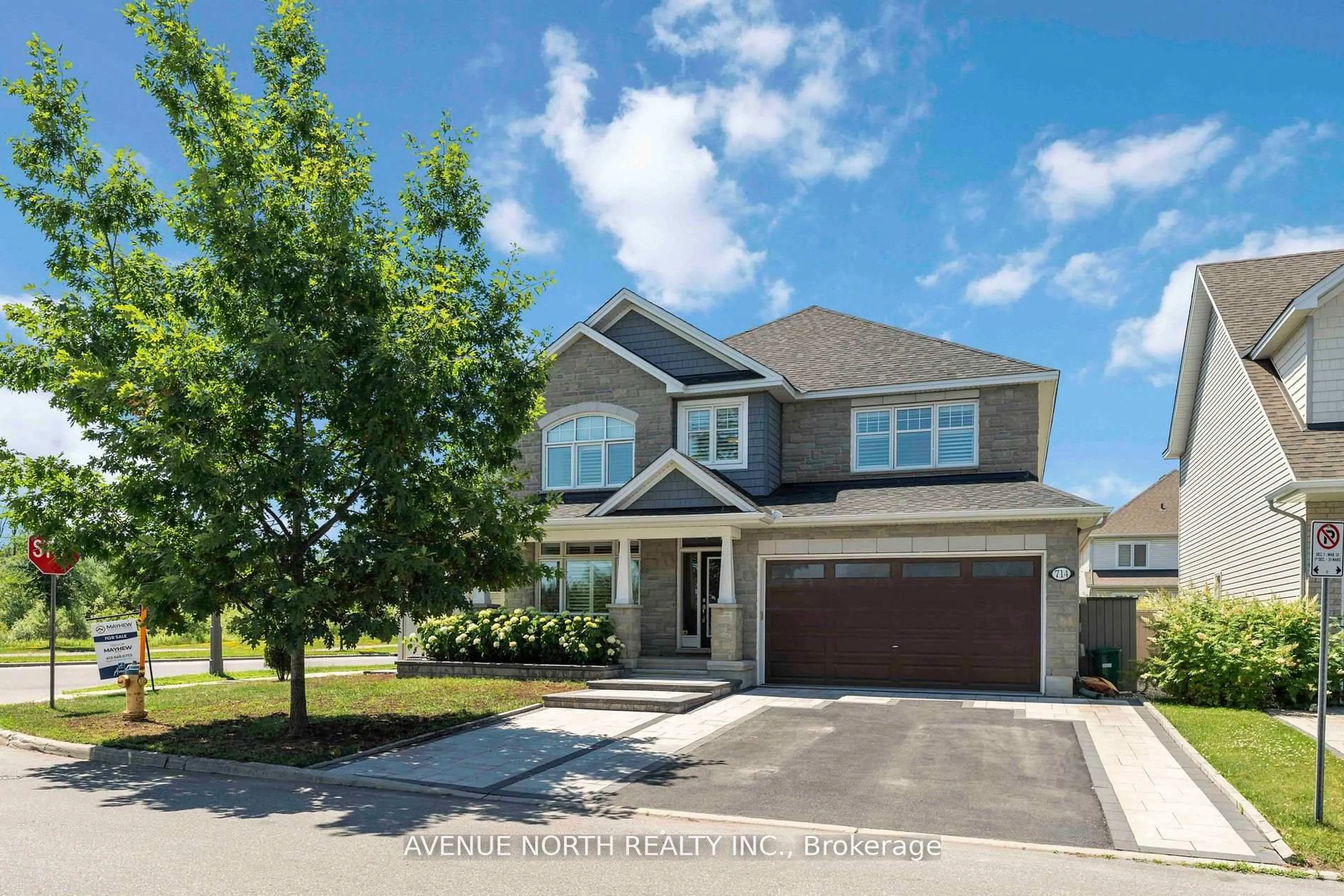 Home with vinyl exterior material, street for 714 BUNCHBERRY Way, Ottawa Ontario K1T 0J8