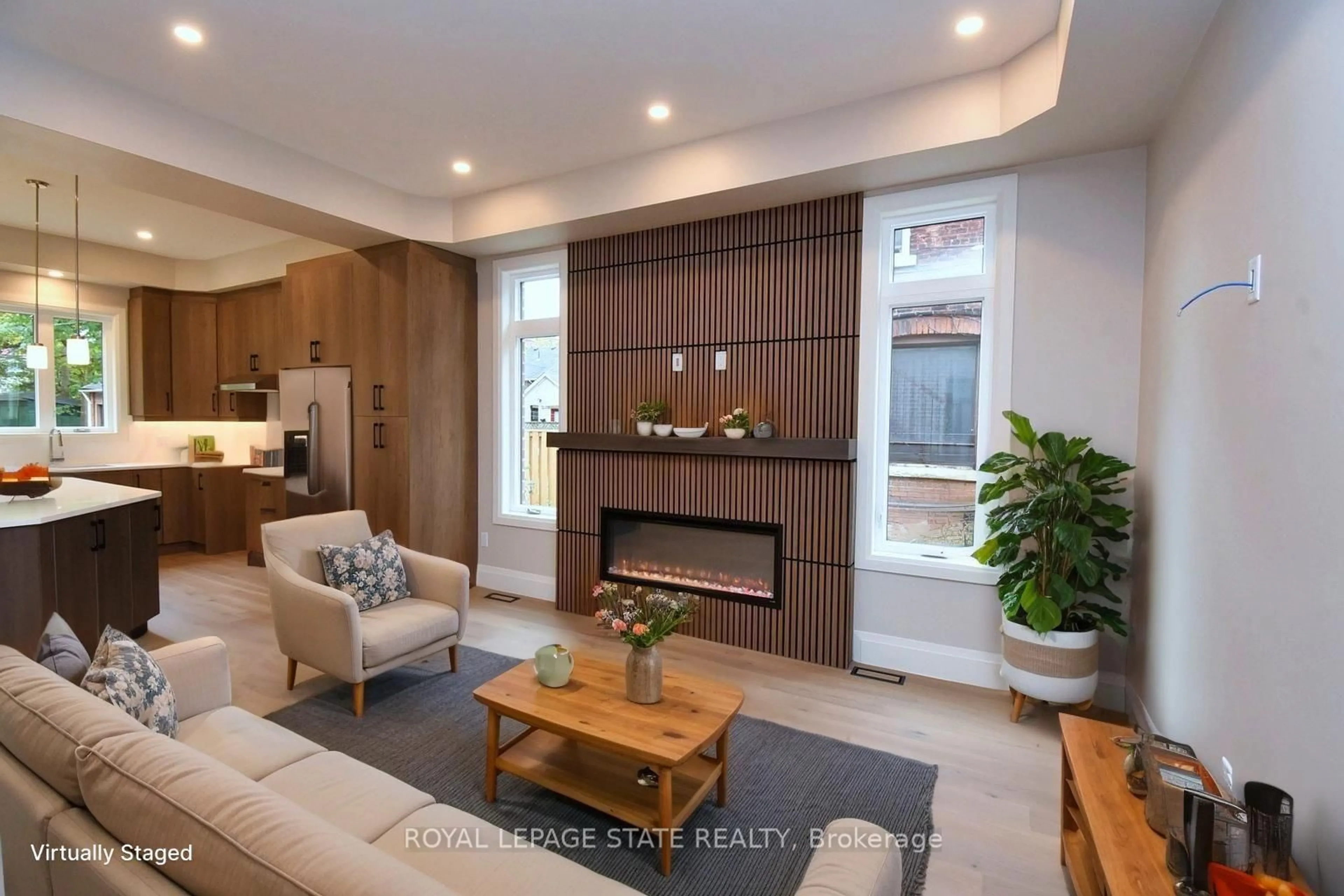 Living room with furniture, unknown for 279 Hess St, Hamilton Ontario L8P 3P6