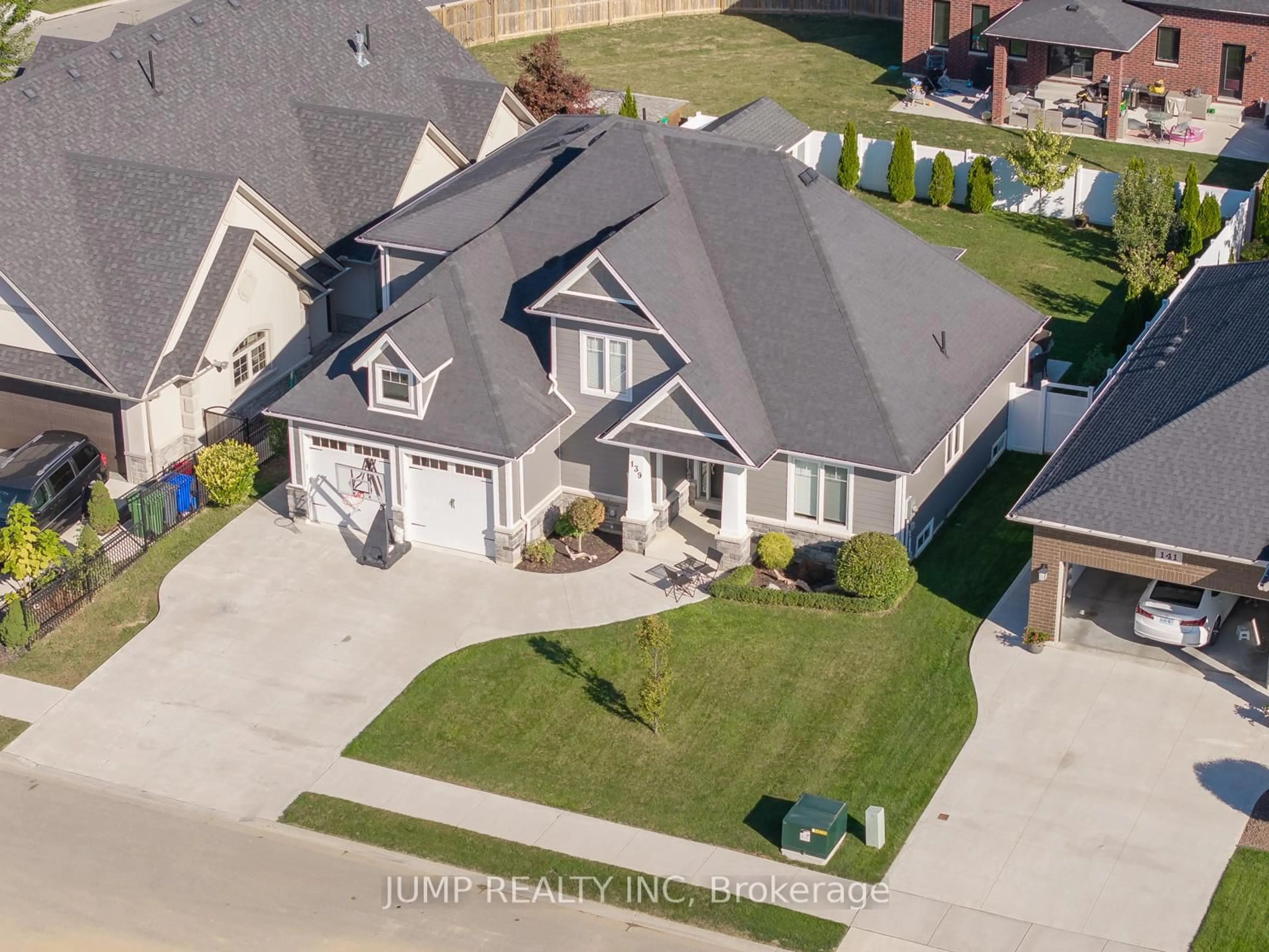 A pic from outside/outdoor area/front of a property/back of a property/a pic from drone, street for 139 Blue Jay Cres, Kingsville Ontario N9Y 0E3