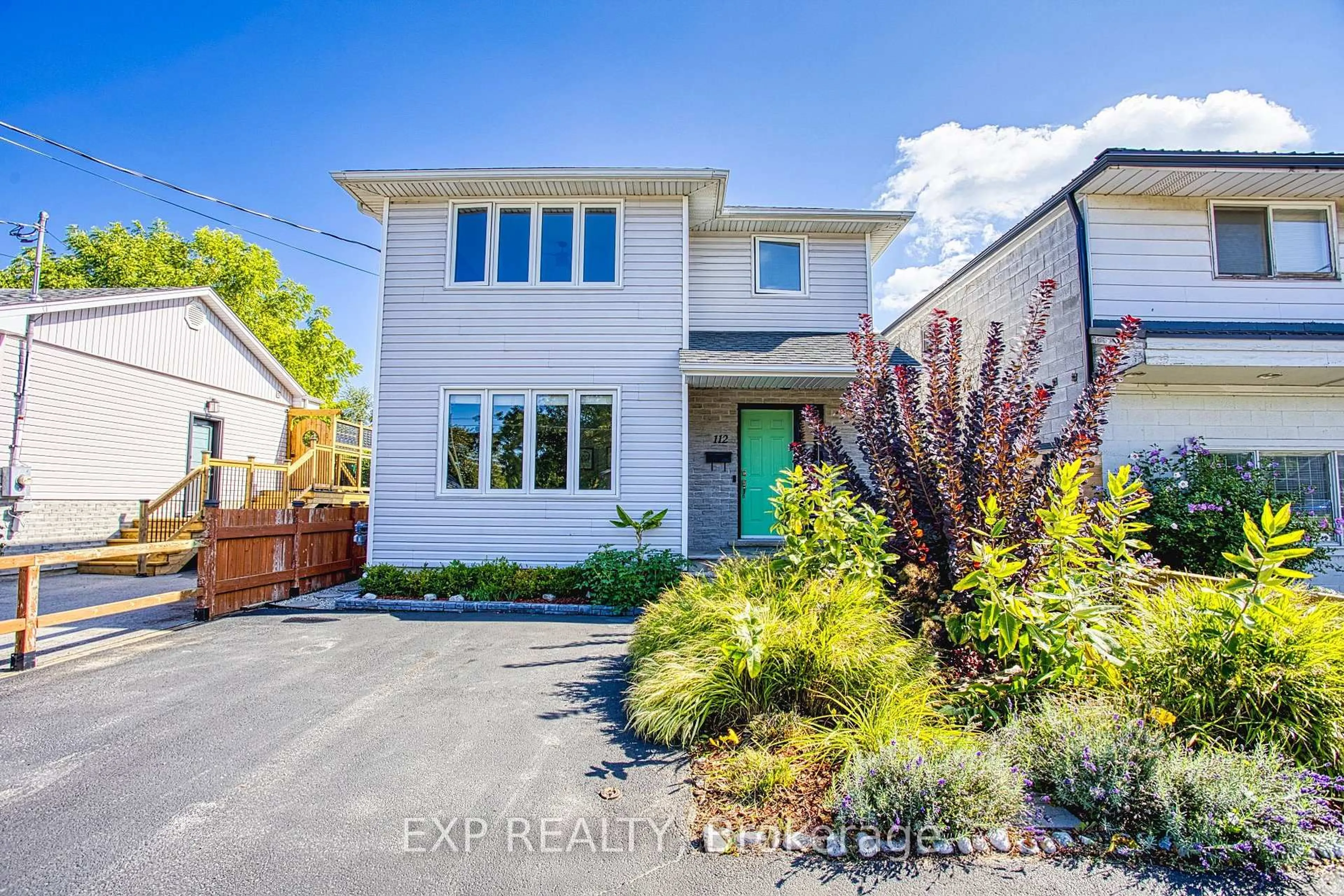 Home with brick exterior material, street for 112 Arthur St, St. Catharines Ontario L2M 1H7