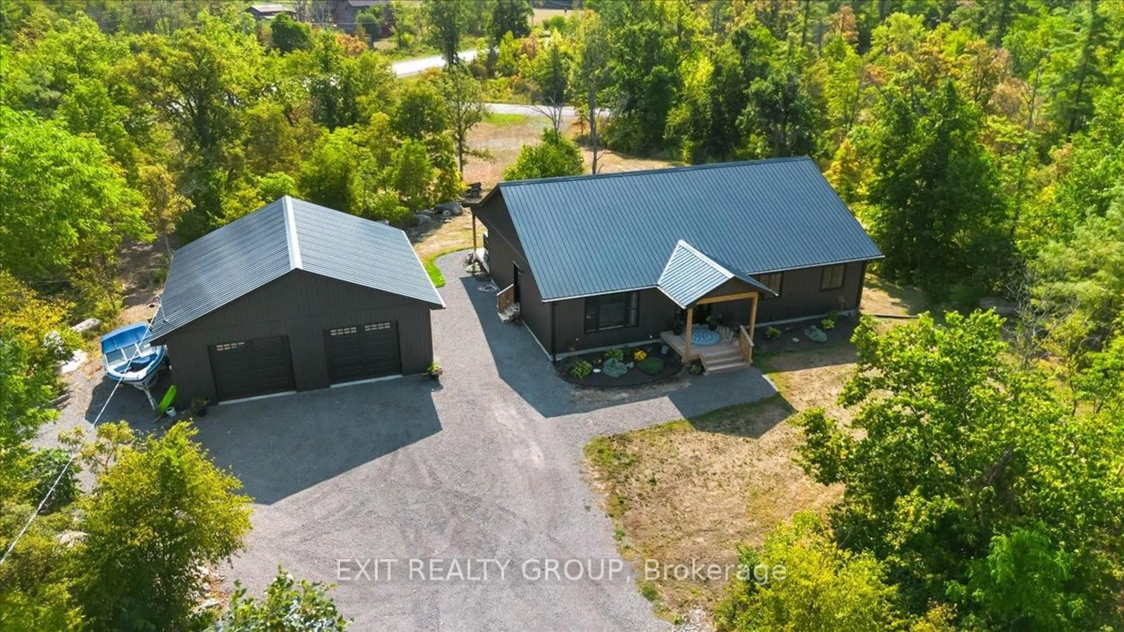 A pic from outside/outdoor area/front of a property/back of a property/a pic from drone, building for 32 Marble Crt, Limoges Ontario K0K 2M0