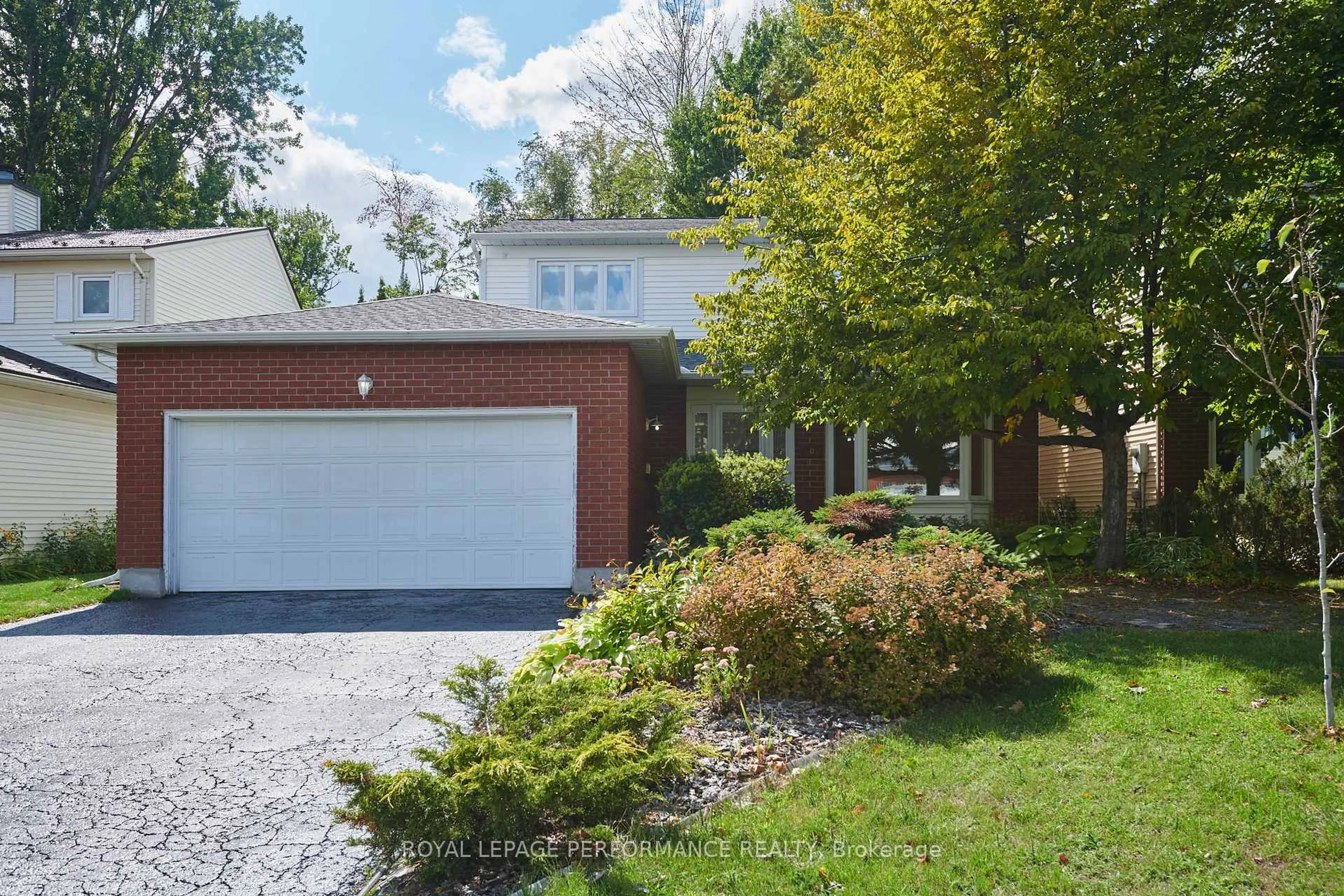 Home with brick exterior material, street for 3804 Autumnwood St, Ottawa Ontario K1T 2G8