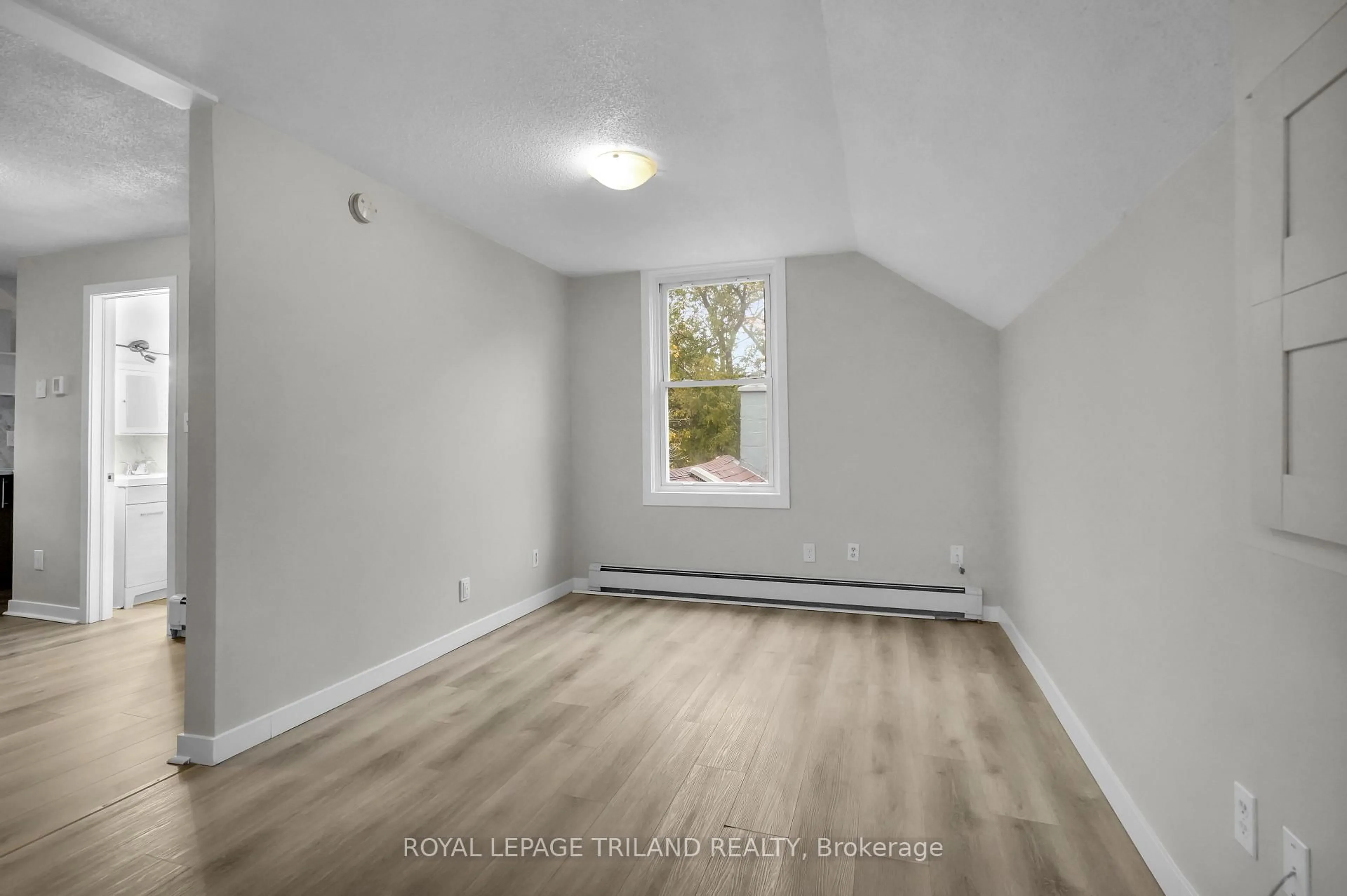 A pic of a room for 784 Little Grey St, London East Ontario N5Z 1P1