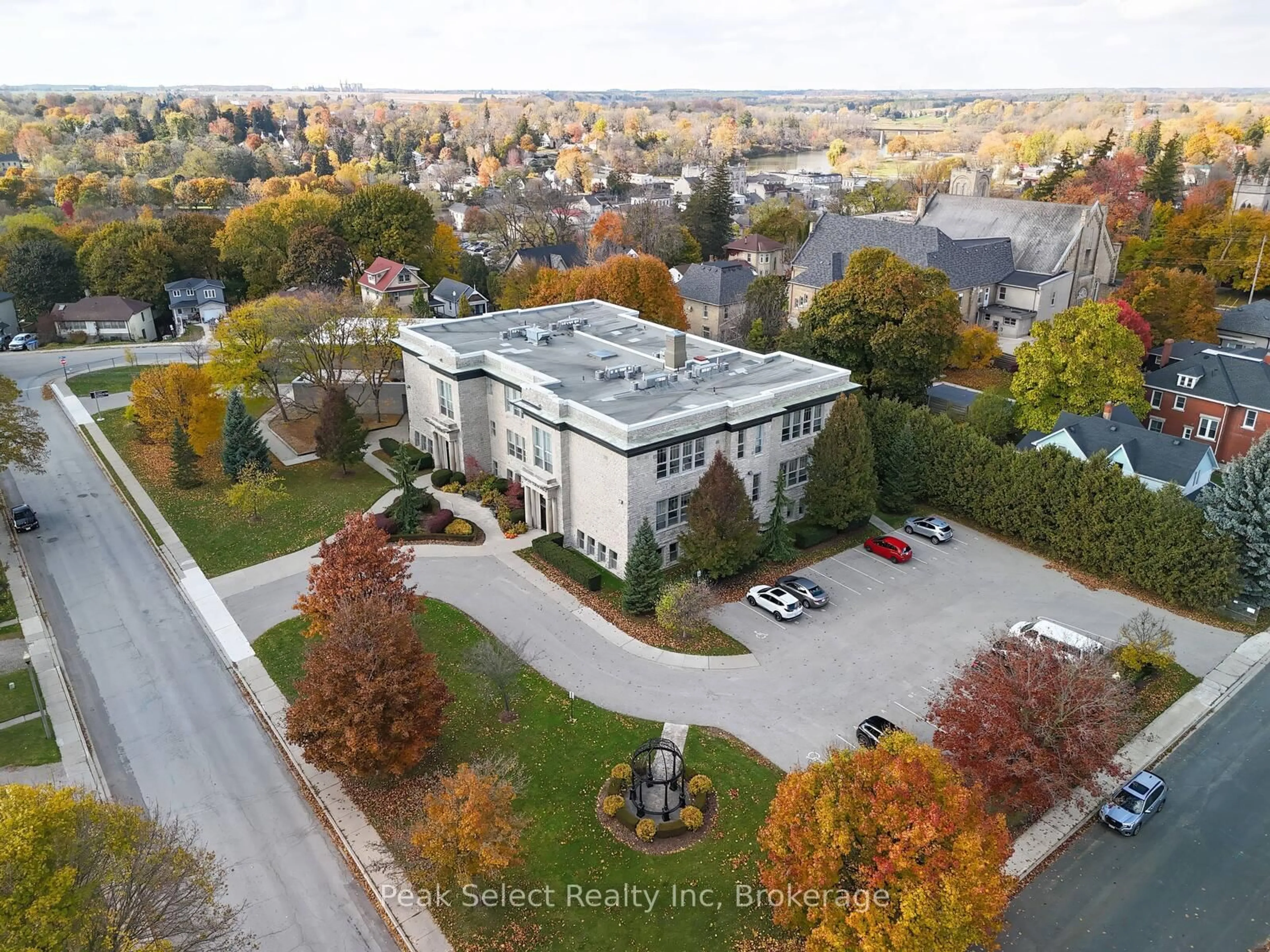 A pic from outside/outdoor area/front of a property/back of a property/a pic from drone, city buildings view from balcony for 189 ELIZABETH St #2F, St. Marys Ontario N4X 0B5