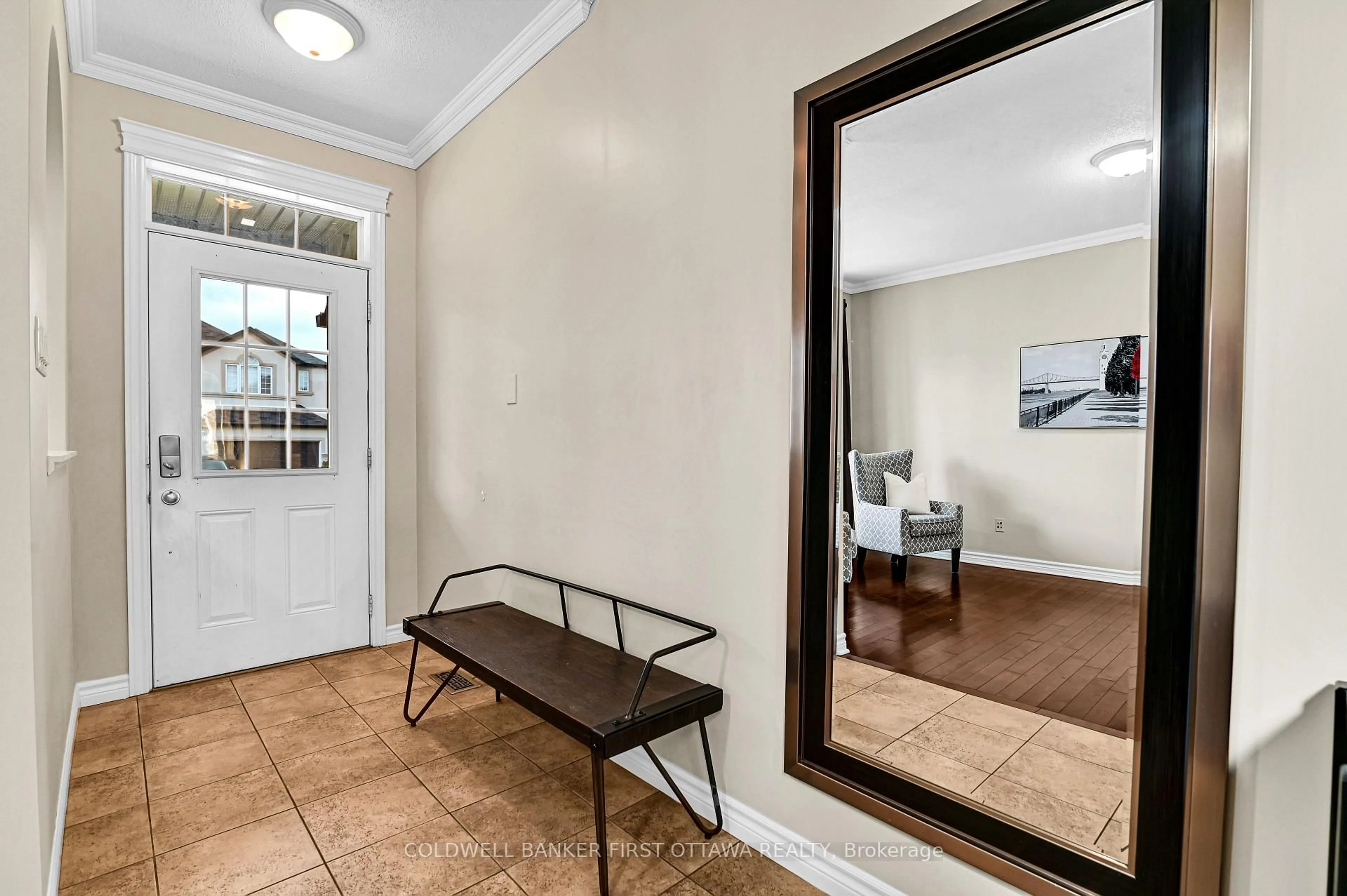 Indoor entryway for 1878 Montmere Ave, Ottawa Ontario K4A 0L7