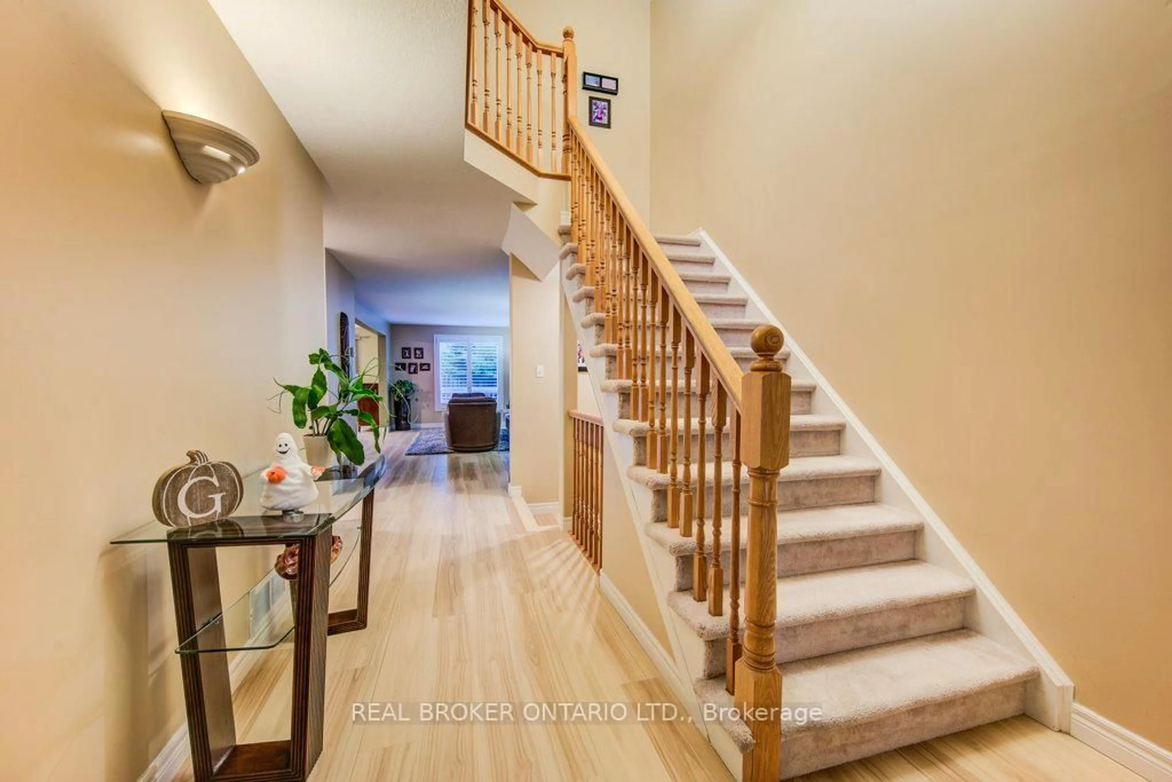 Unknown for 678 Interlaken Dr, Waterloo Ontario N2T 2Y5