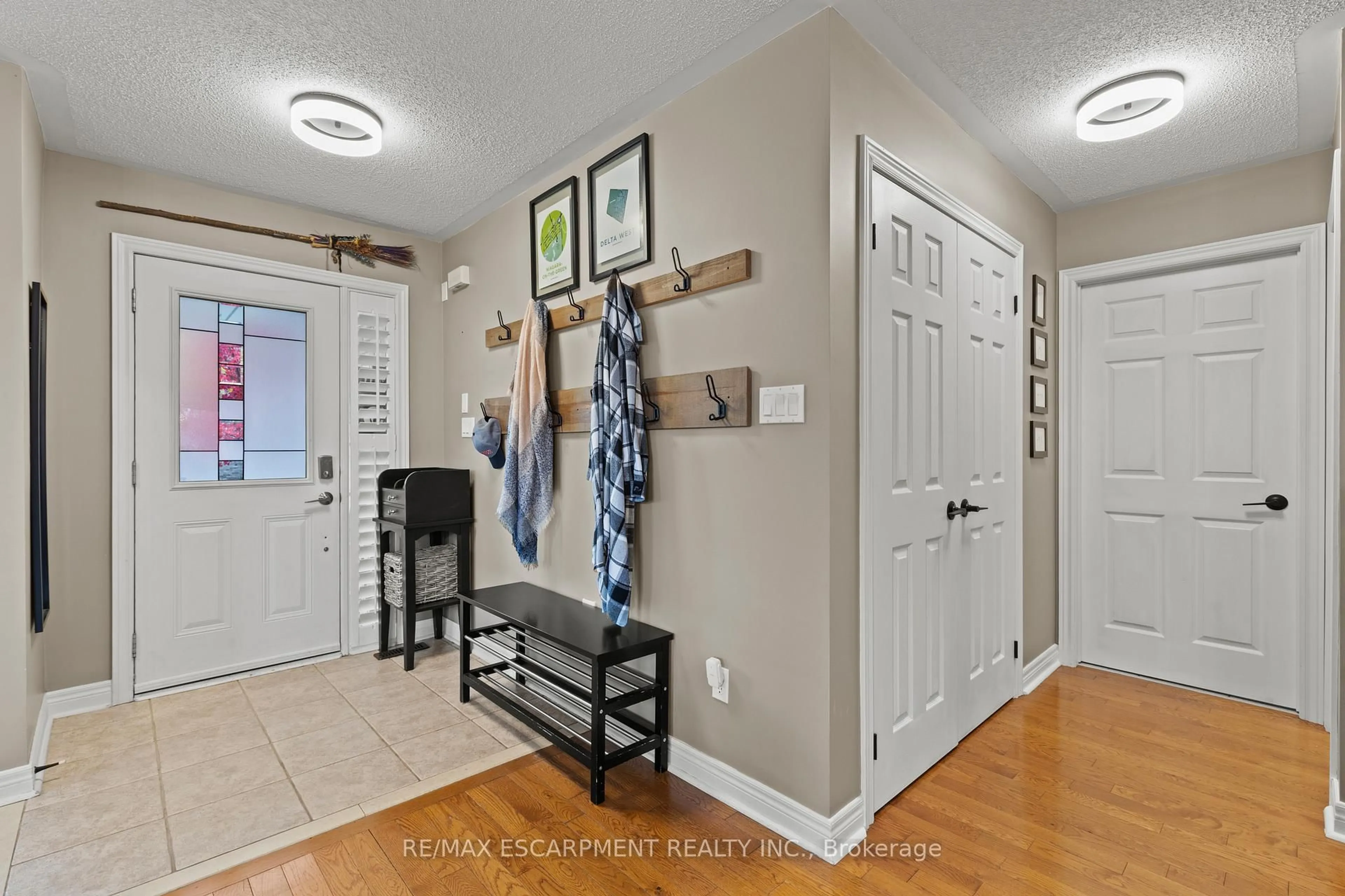 Indoor entryway for 257 WRIGHT Cres, Niagara-on-the-Lake Ontario L0S 1J0