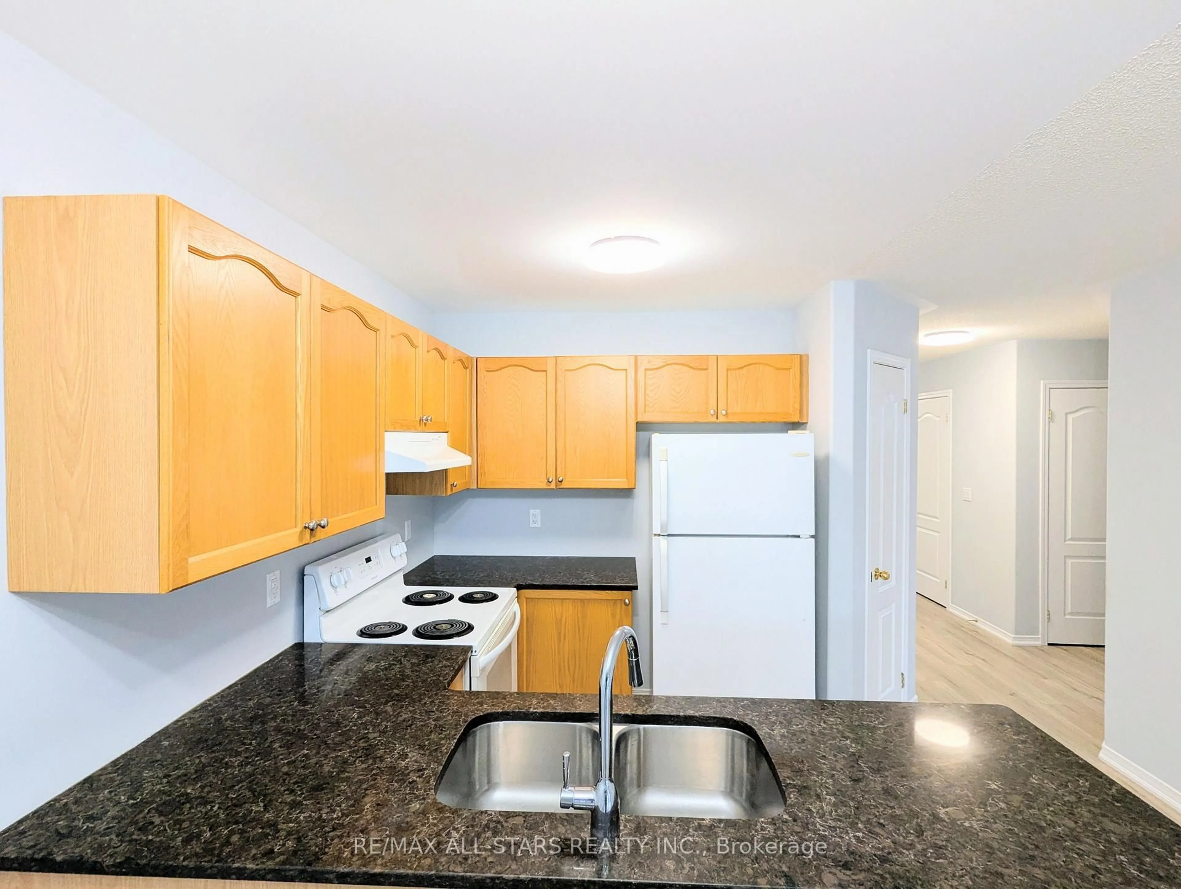 Standard kitchen, unknown for 507 Clancy Cres, Peterborough Ontario K9K 2S1