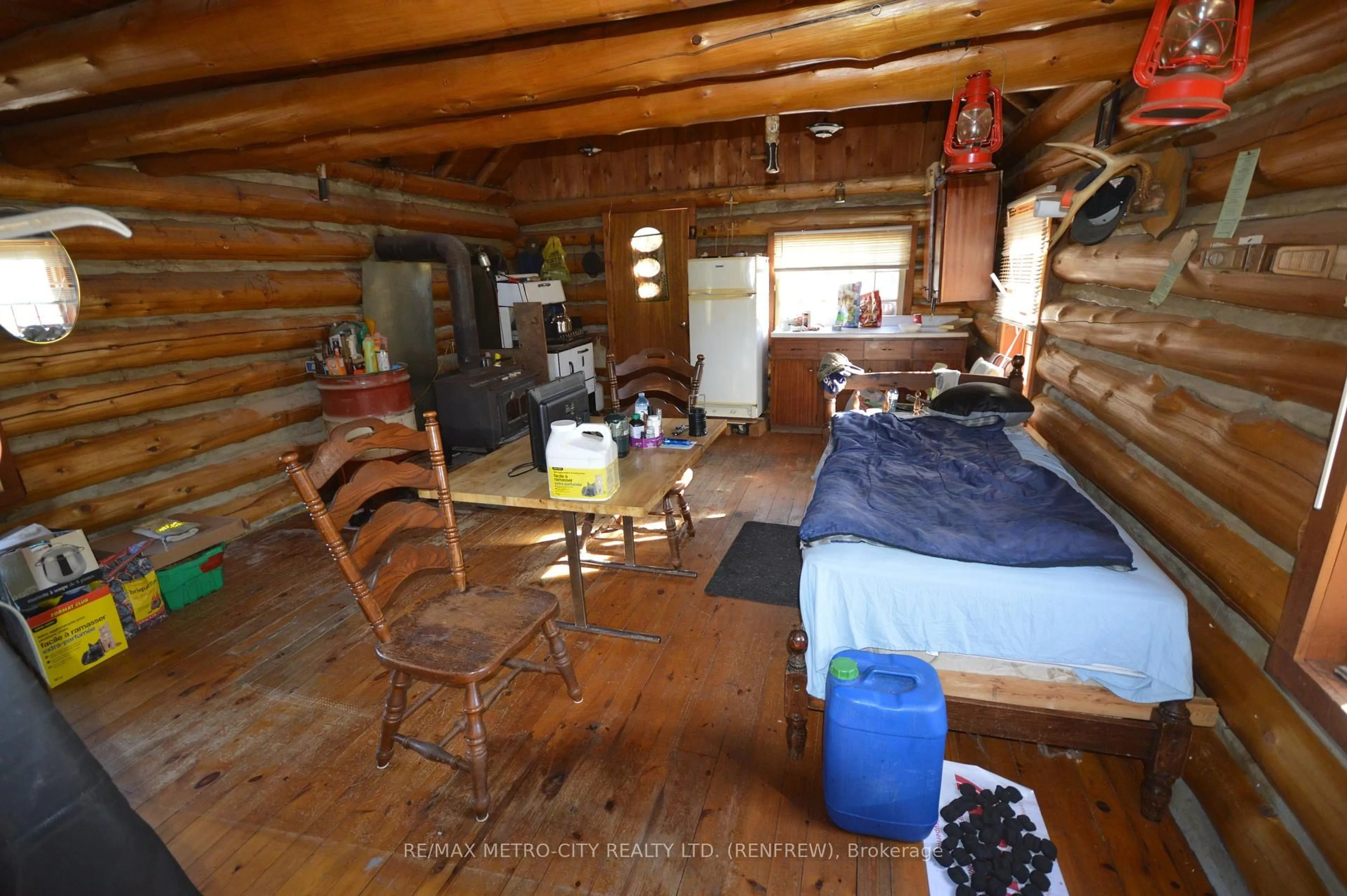 A pic of a room for 6340 Murphy Rd, Renfrew Ontario K7V 3Z9