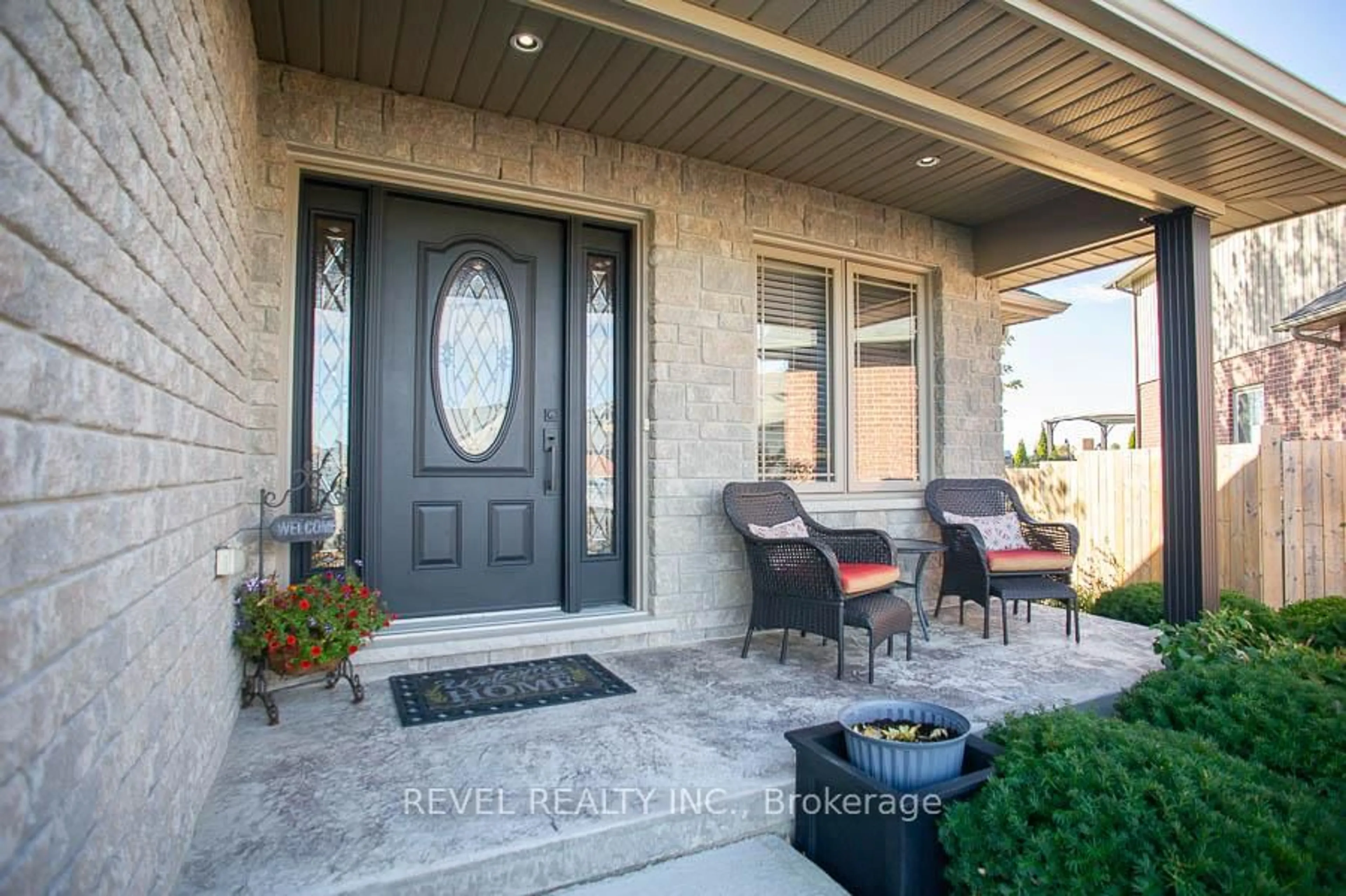 Indoor entryway for 9 Davey Crt, Haldimand Ontario N0A 1J0