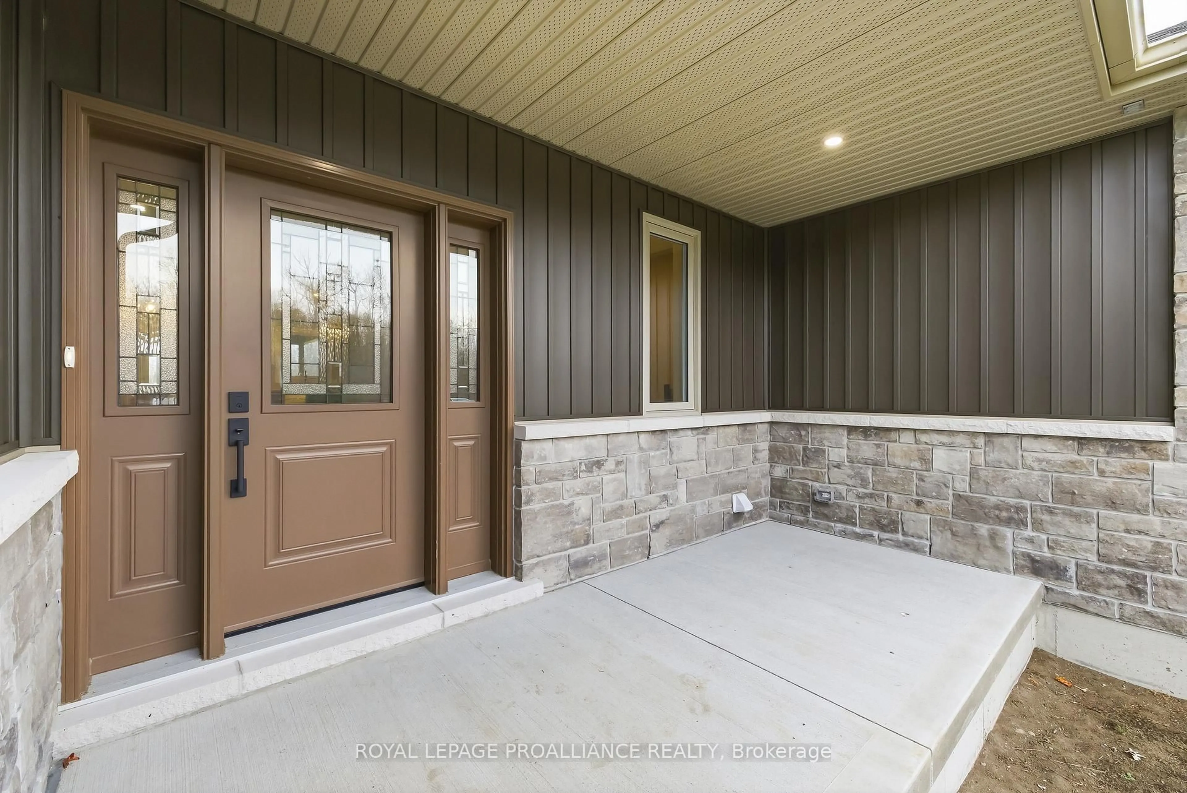 Indoor entryway for 1400 Harold Rd, Stirling-Rawdon Ontario K0K 1E0