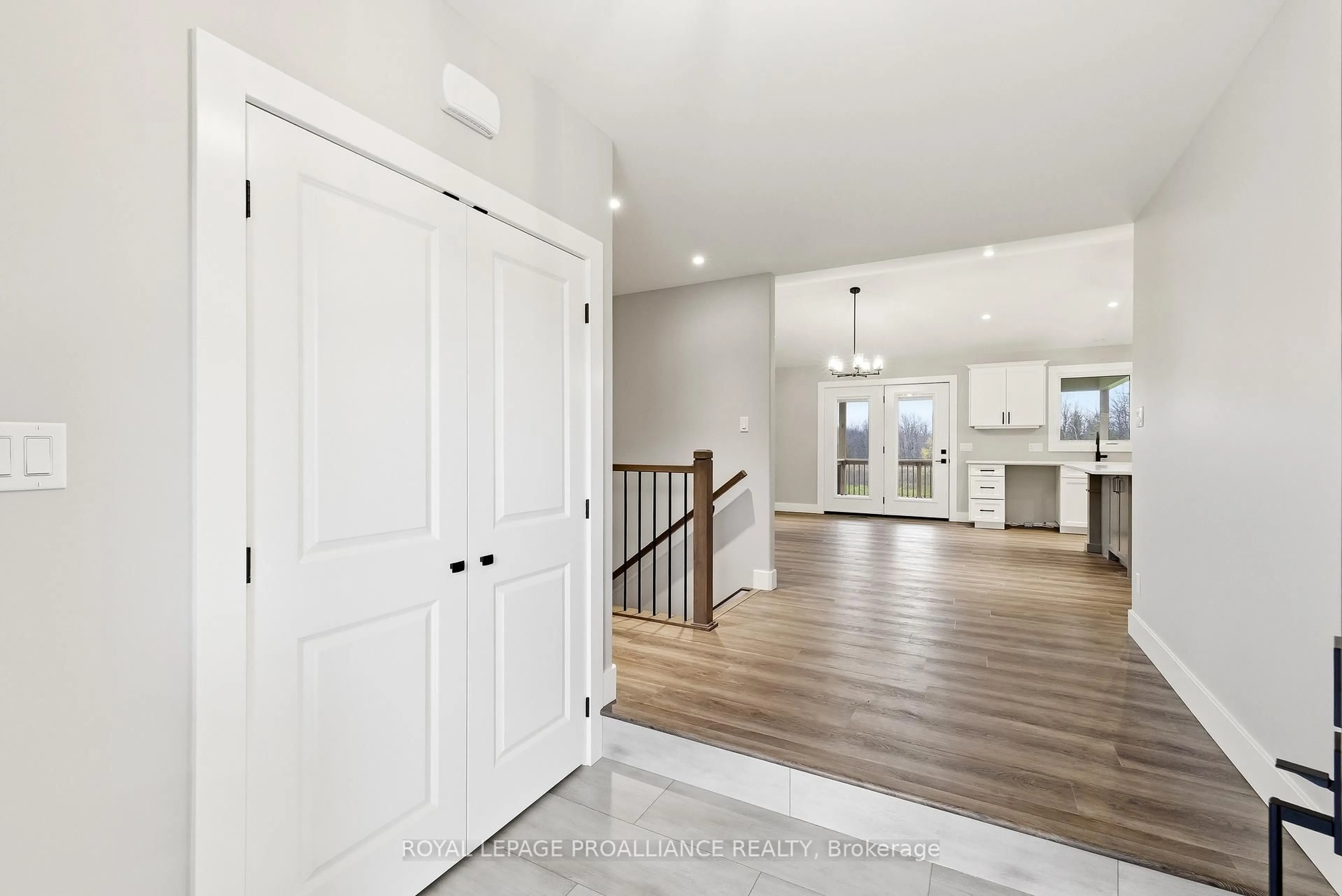 Indoor entryway for 1400 Harold Rd, Stirling-Rawdon Ontario K0K 1E0