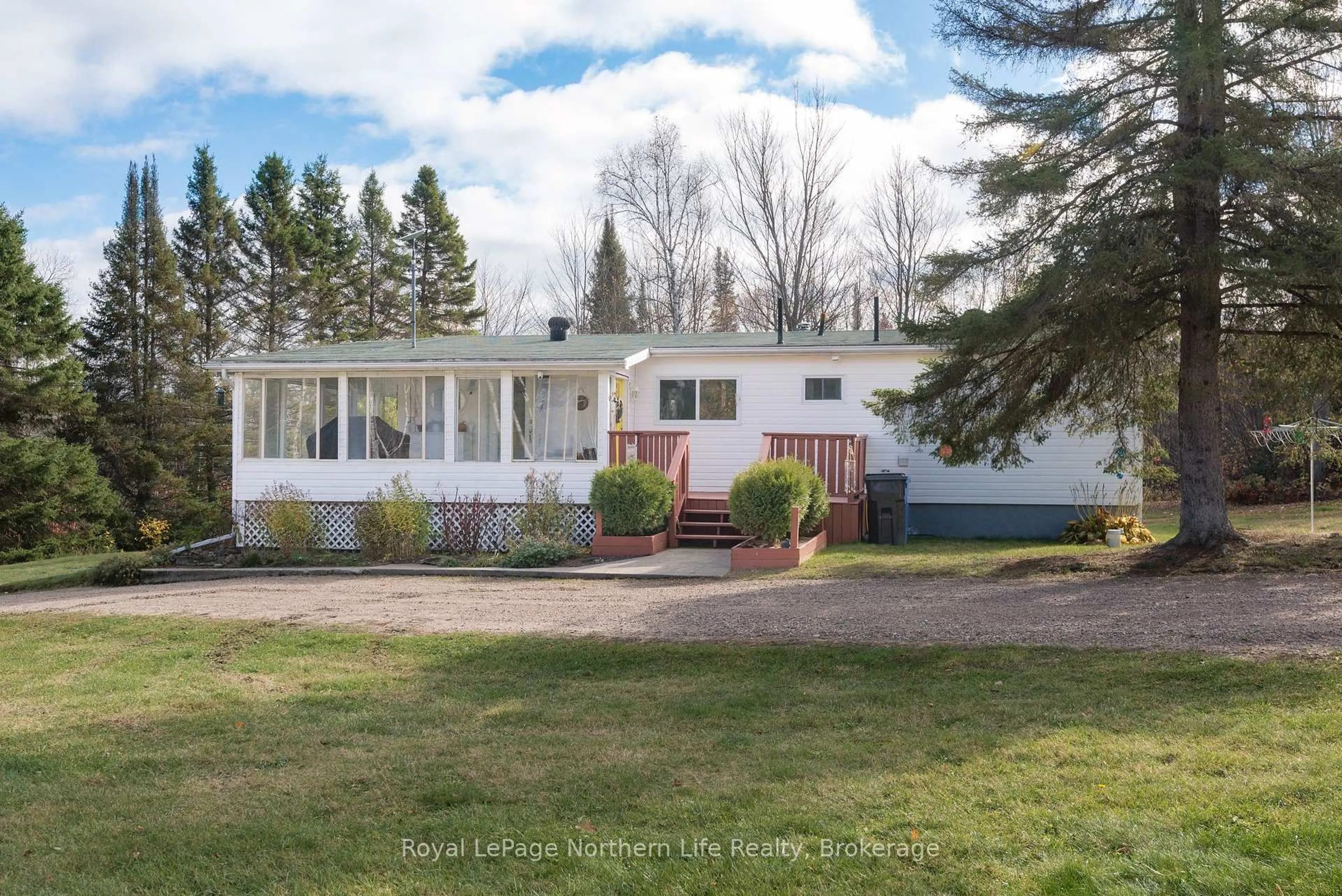 A pic from outside/outdoor area/front of a property/back of a property/a pic from drone, unknown for 630 MURPHY'S Rd, Mattawan Ontario P0H 1V0