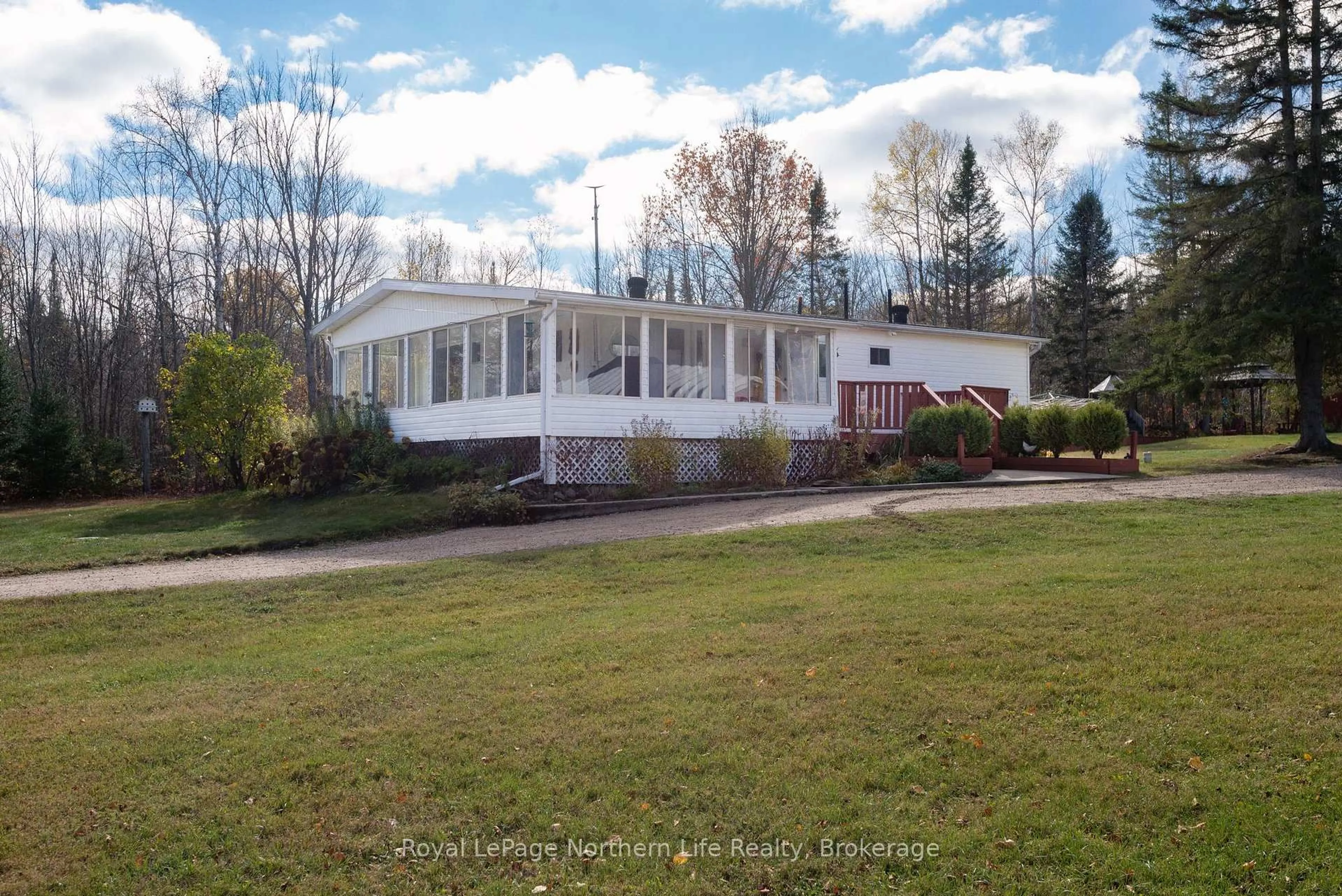 A pic from outside/outdoor area/front of a property/back of a property/a pic from drone, street for 630 MURPHY'S Rd, Mattawan Ontario P0H 1V0