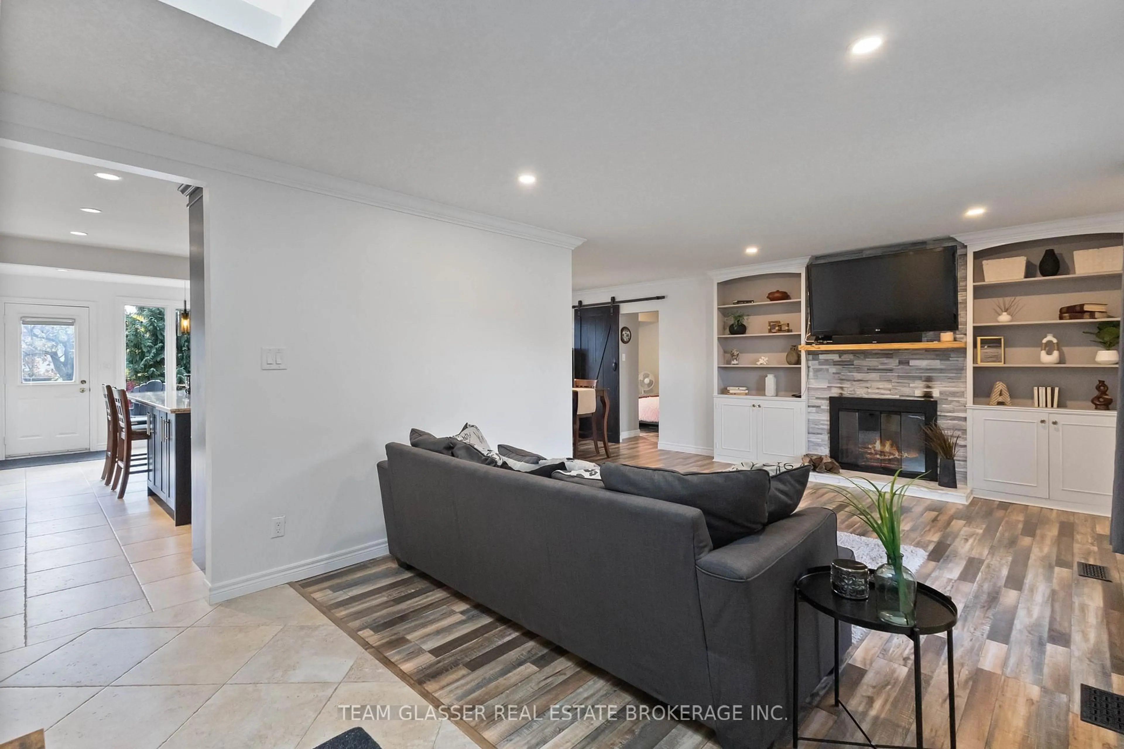 Living room with furniture, unknown for 1054 Wembley Rd, London North Ontario N6H 3X6