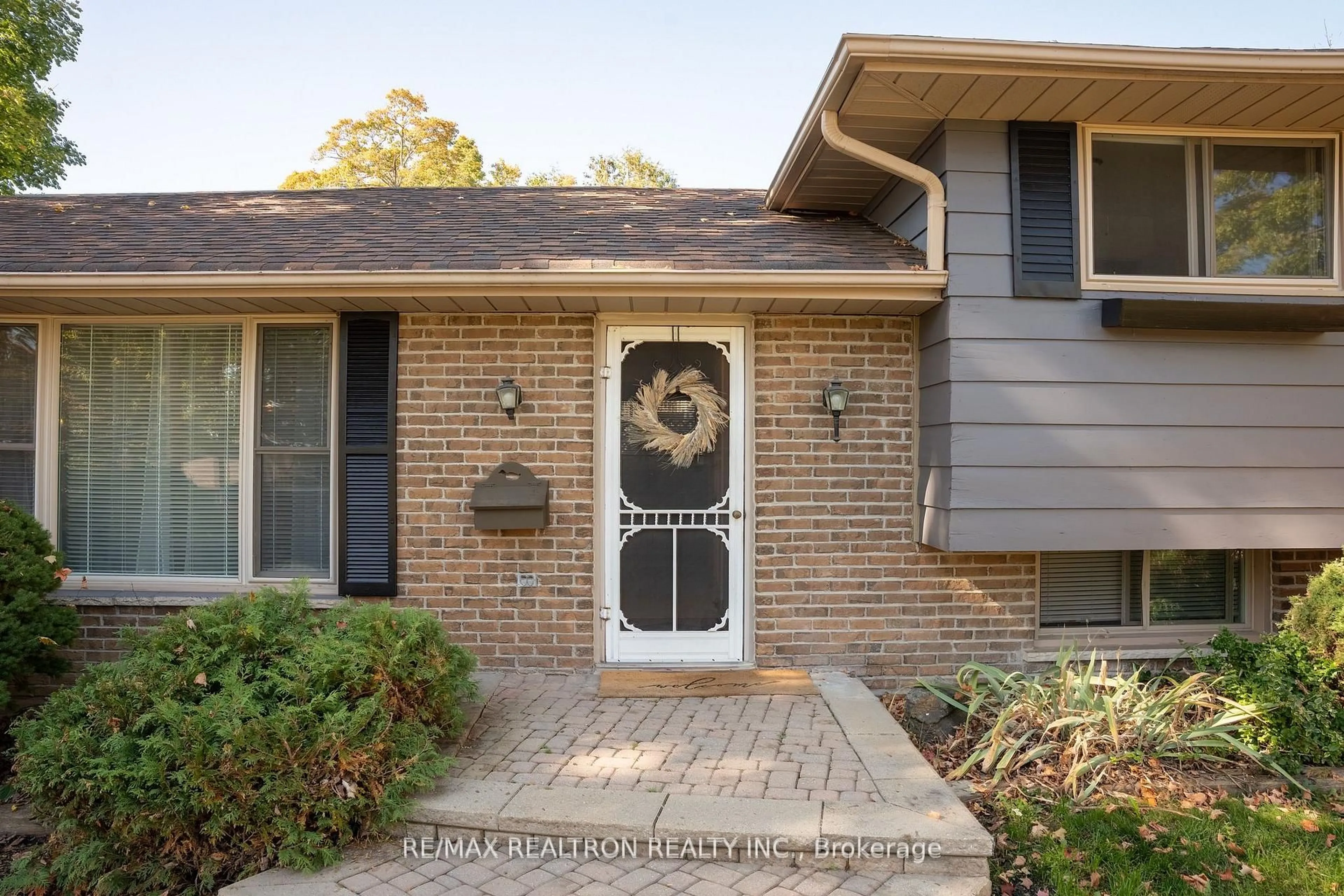 Home with brick exterior material, street for 323 Lindan Ave, Selwyn Ontario K9L 1K9