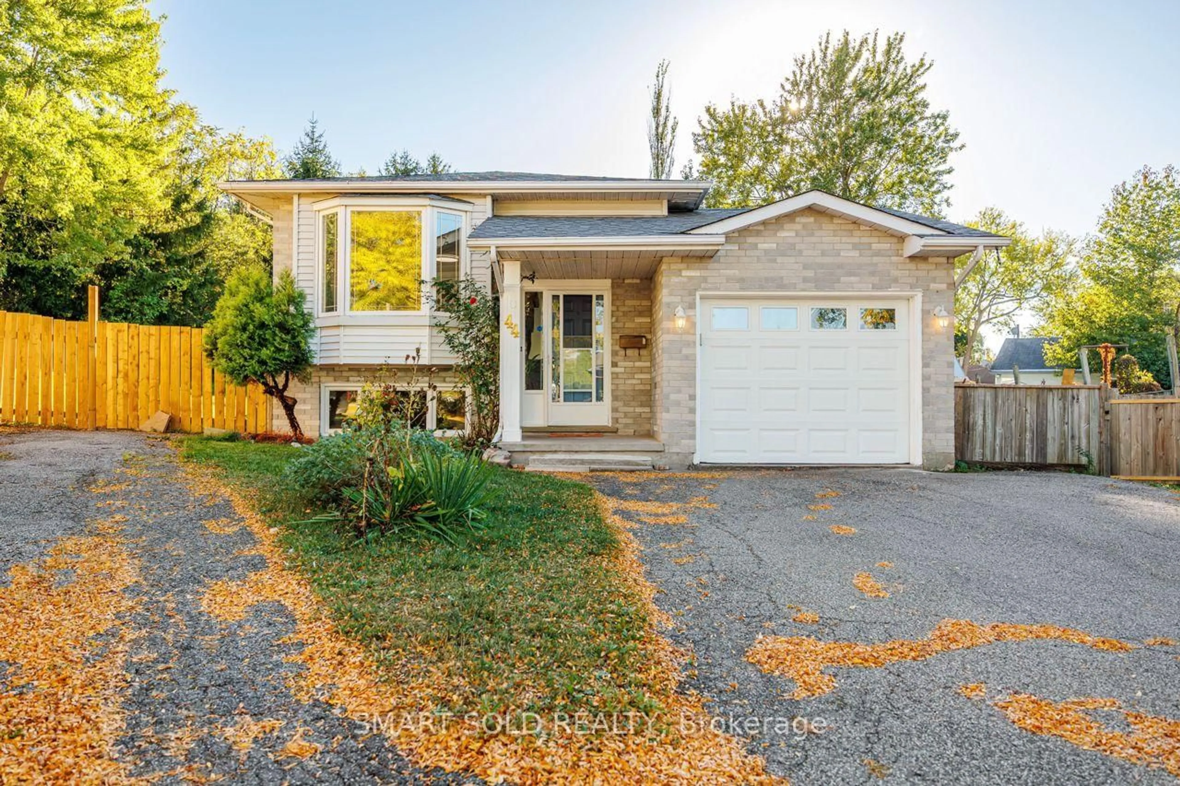 Home with brick exterior material, street for 44 Hemlock St, St. Catharines Ontario L2T 4B7