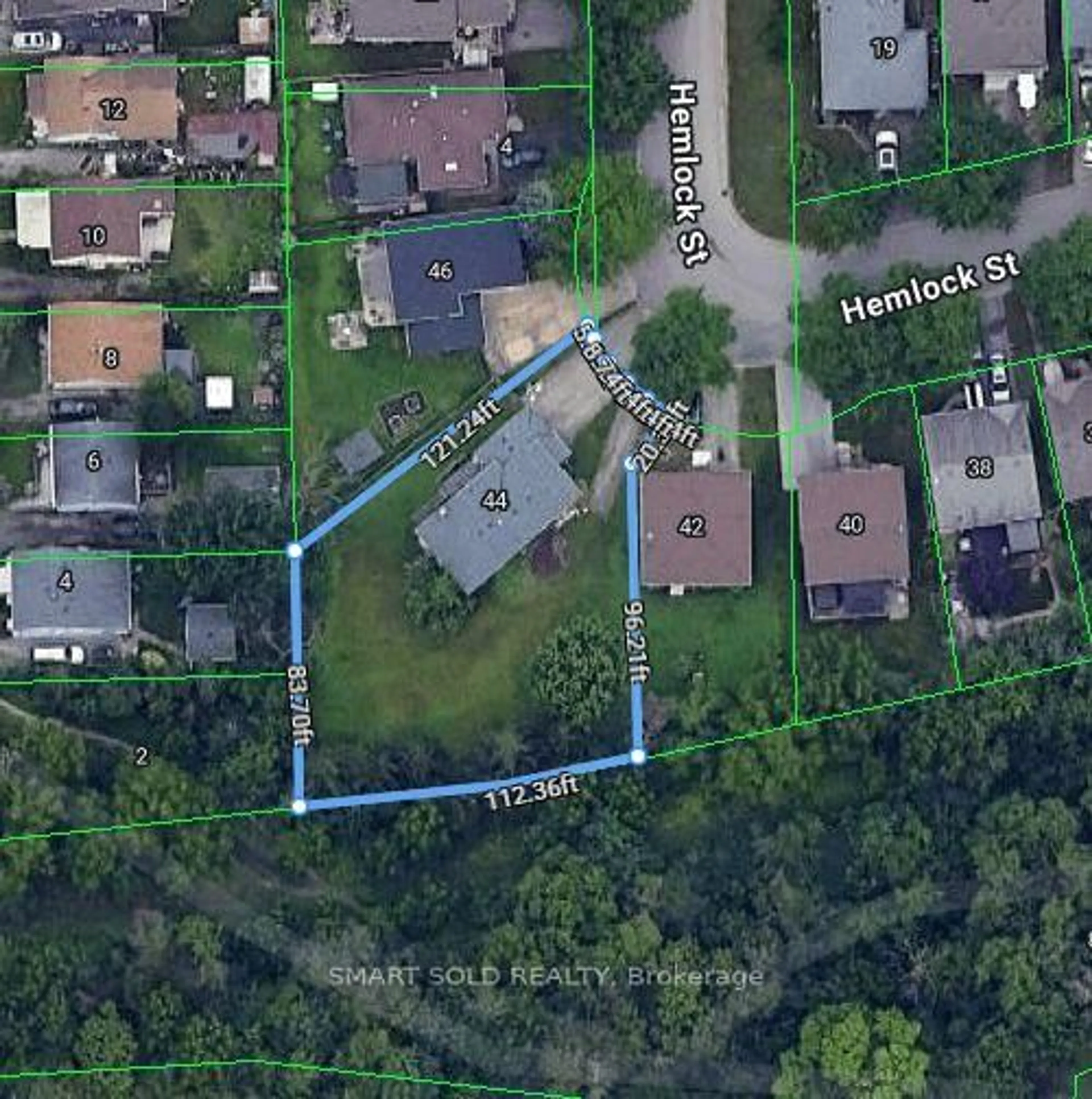 A pic from outside/outdoor area/front of a property/back of a property/a pic from drone, street for 44 Hemlock St, St. Catharines Ontario L2T 4B7