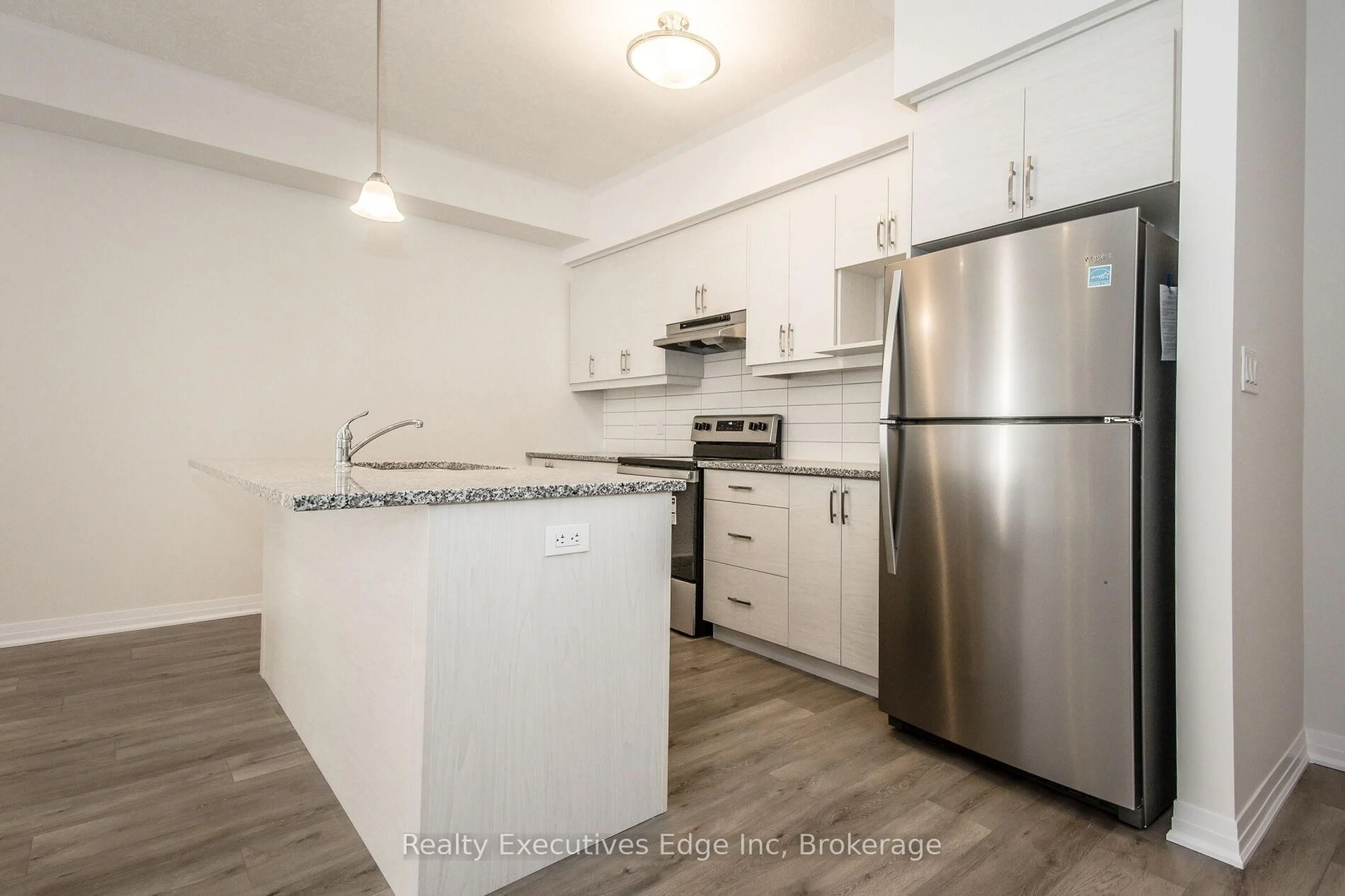 Standard kitchen, unknown for 25 Isherwood Ave #36, Cambridge Ontario N1R 0E2