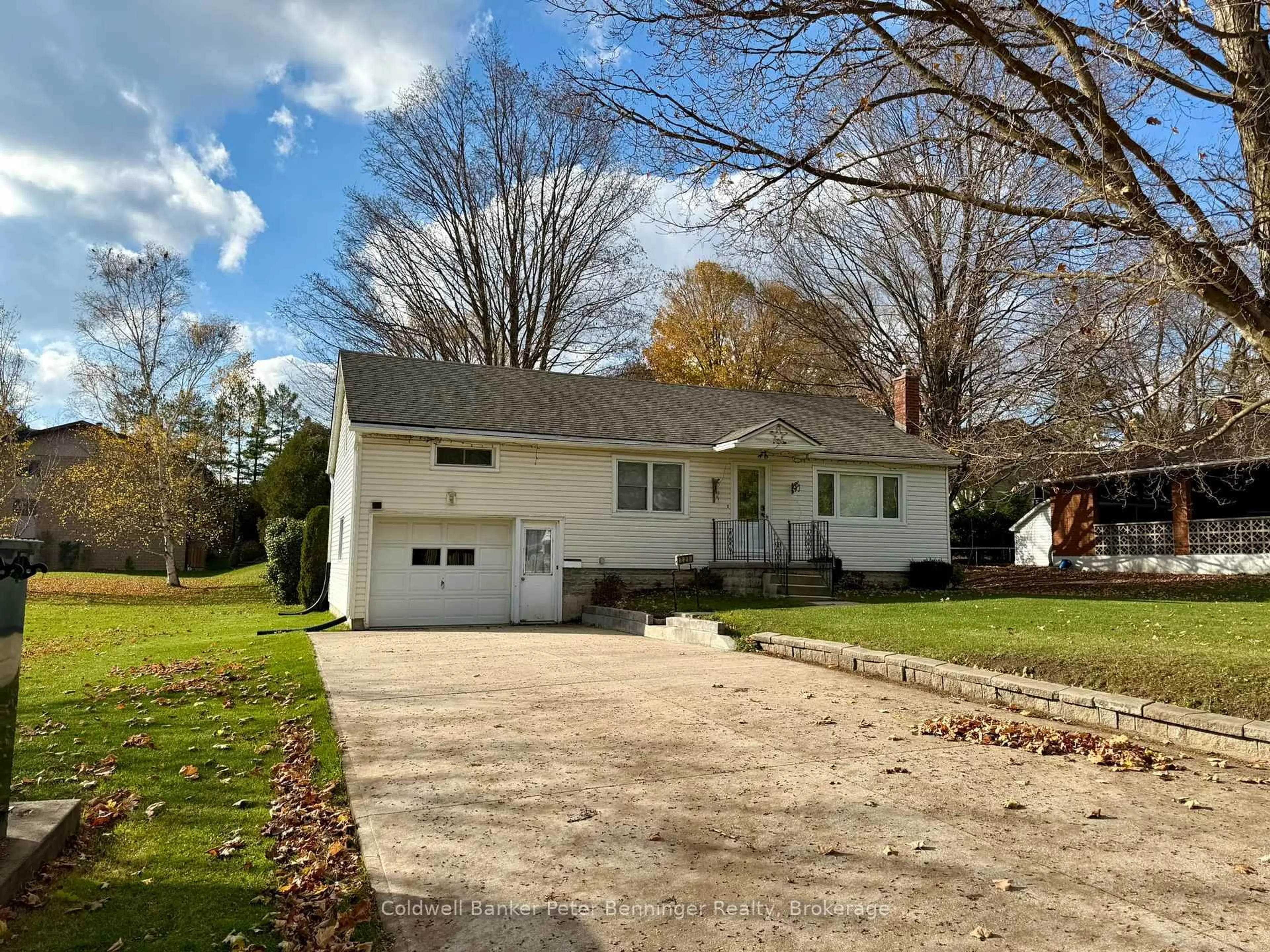 Unknown for 121 Hinks St, Brockton Ontario N0G 2V0