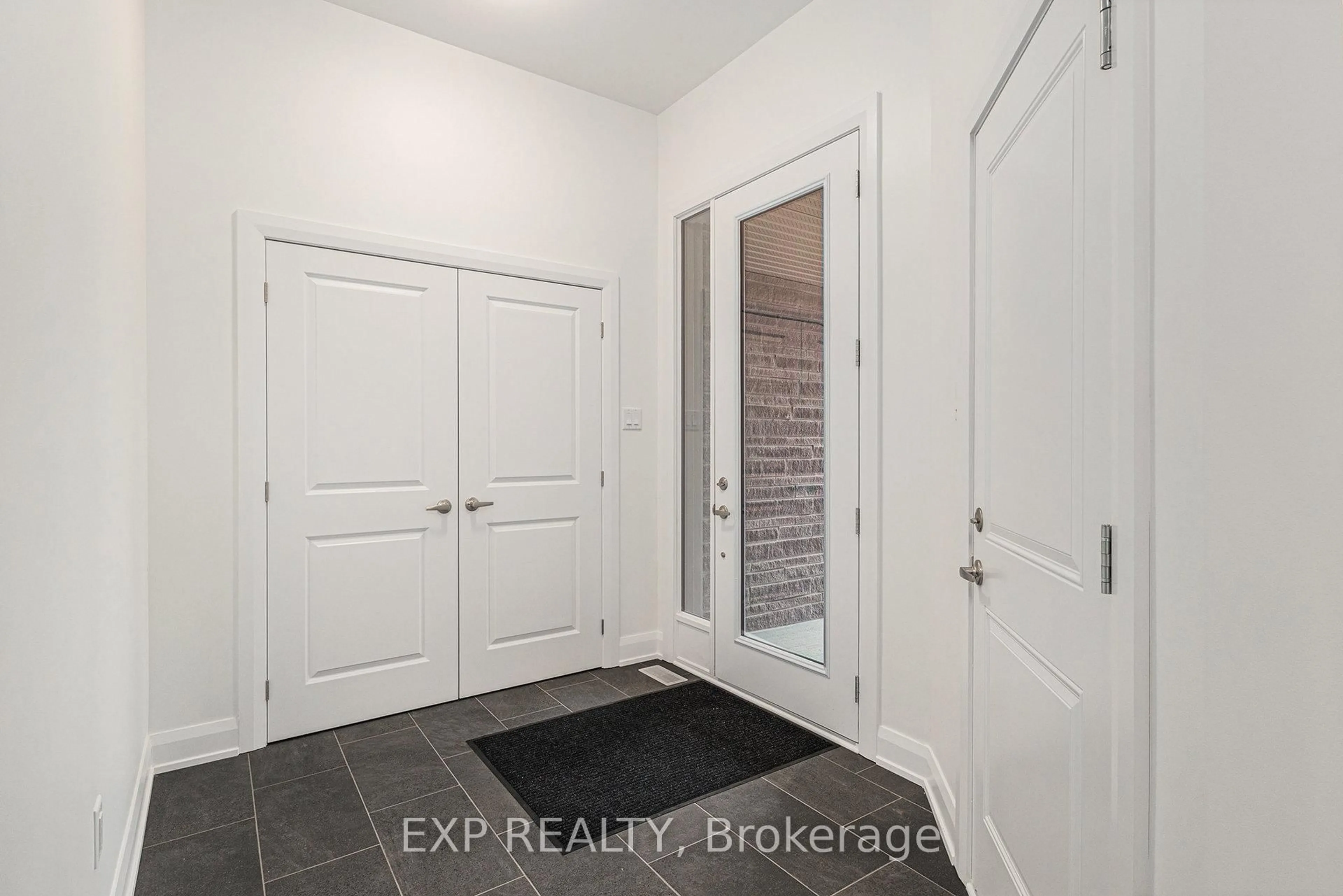 Indoor entryway for 120 O'donovan Dr, Carleton Place Ontario K7C 0S2