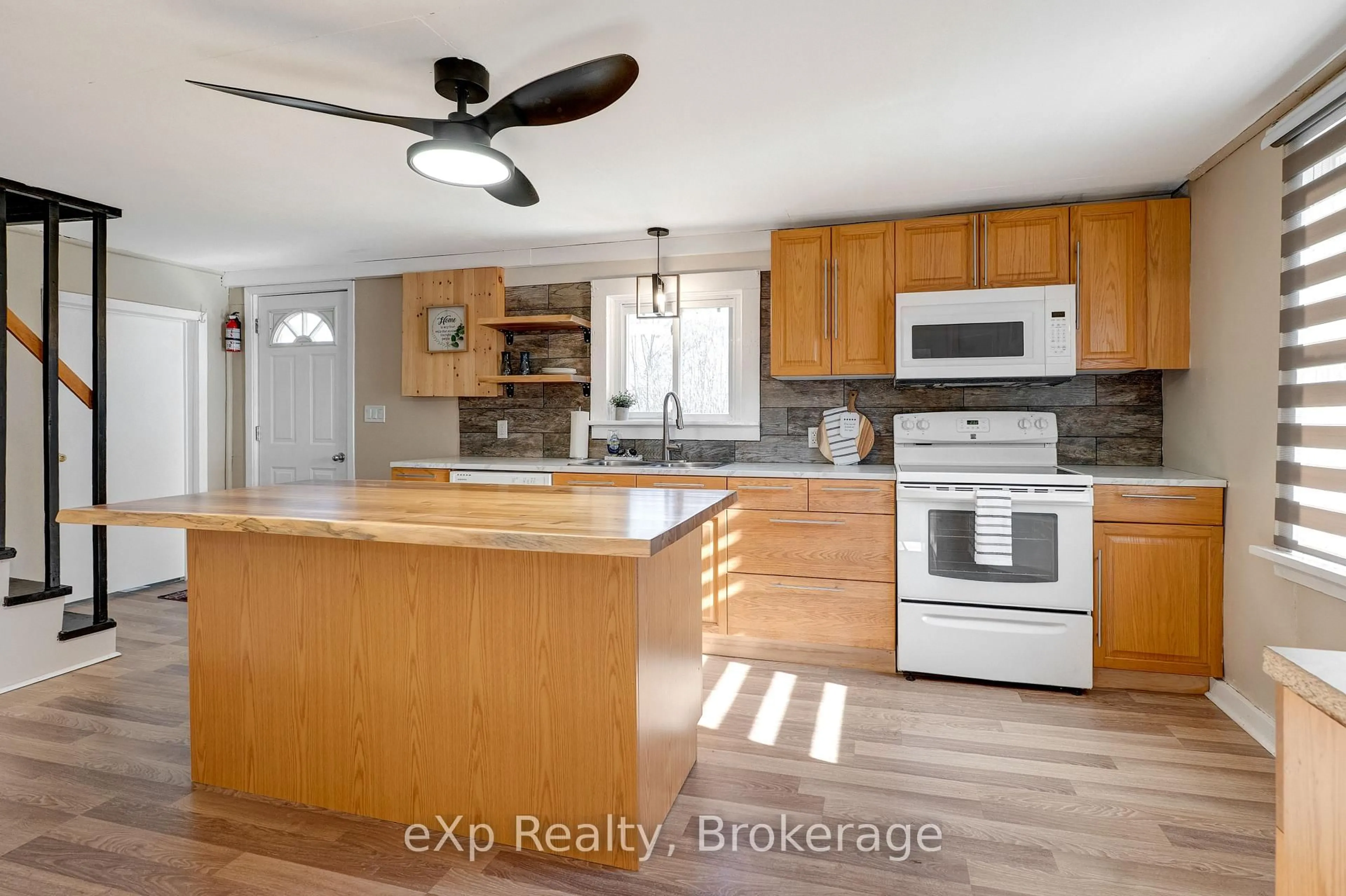 Open concept kitchen, unknown for 685 Lee Valley Rd, Sables-Spanish Rivers Ontario P0P 1P0