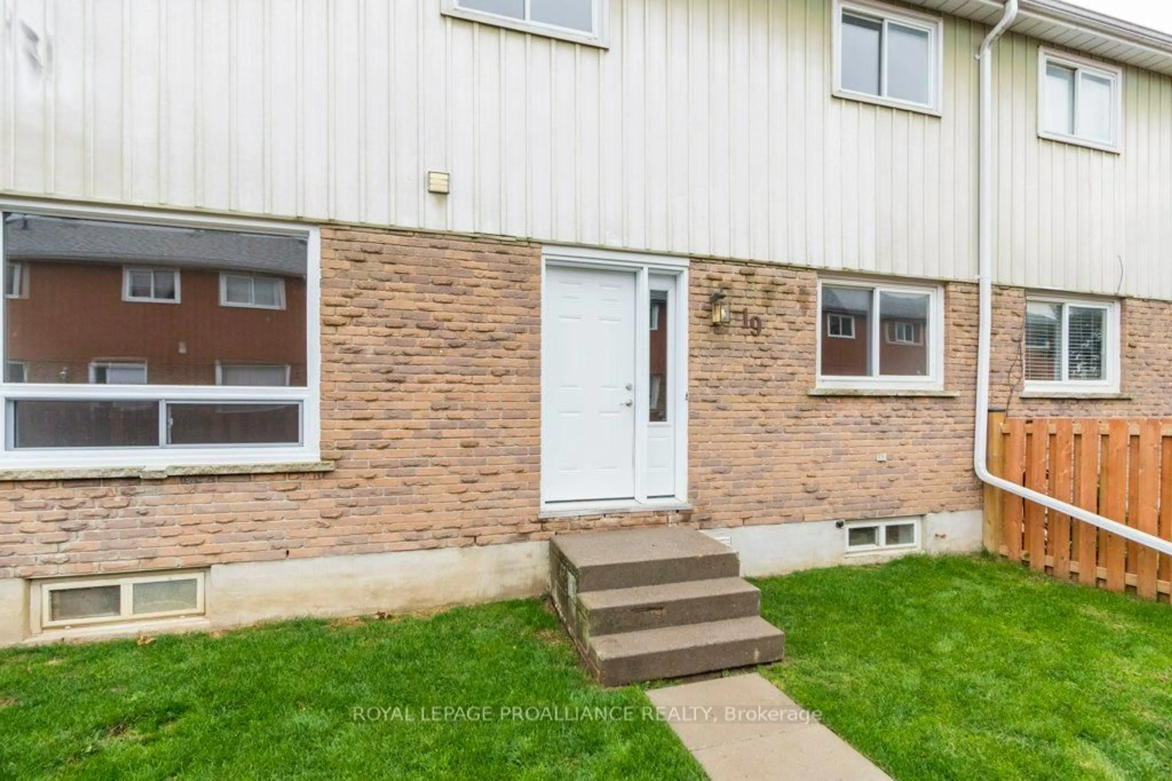 Unknown for 15 Tracey Park Dr #19, Belleville Ontario K8P 4R4