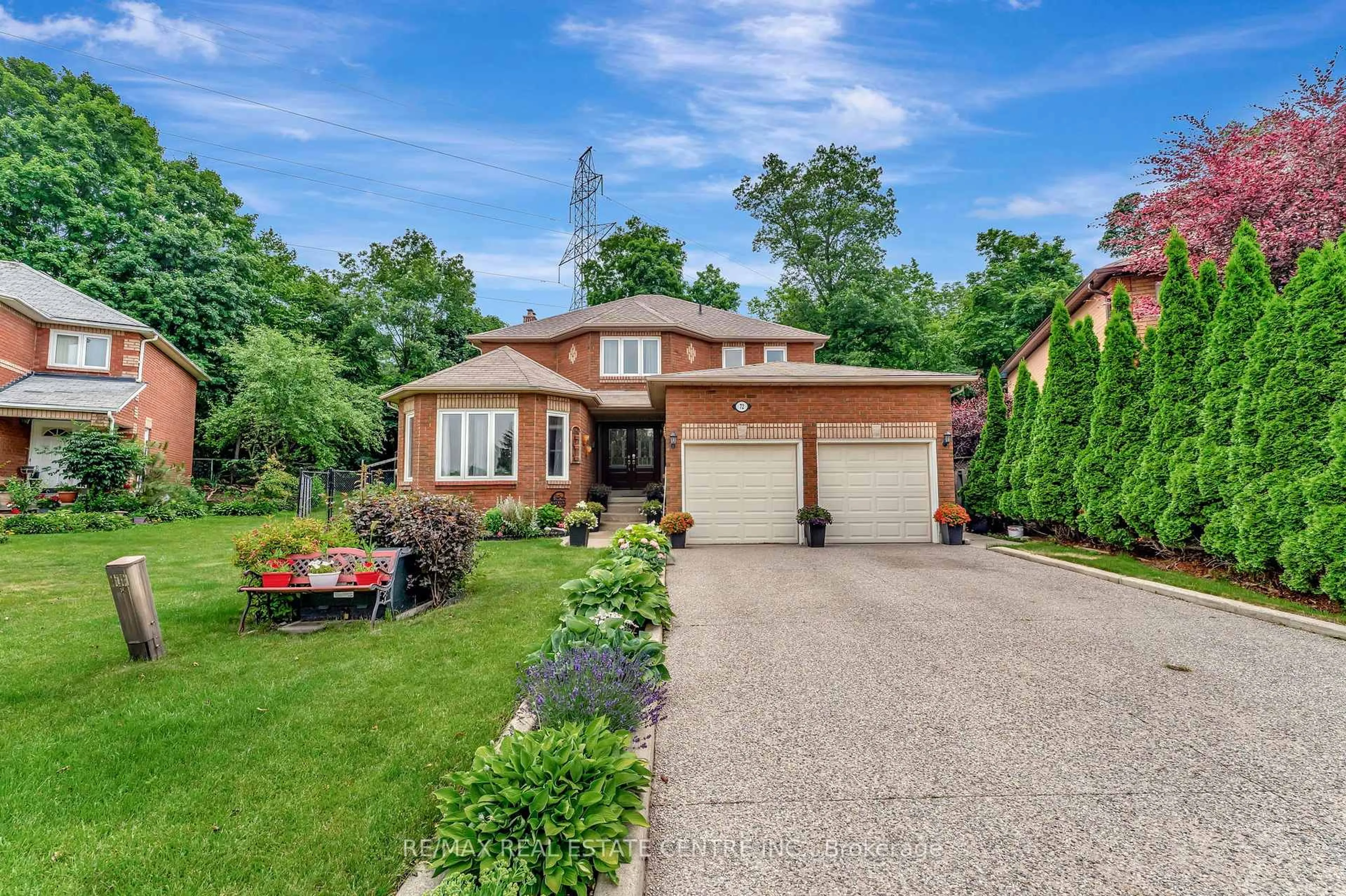 Home with brick exterior material, street for 72 Hilborn Ave, Cambridge Ontario N1T 1M8