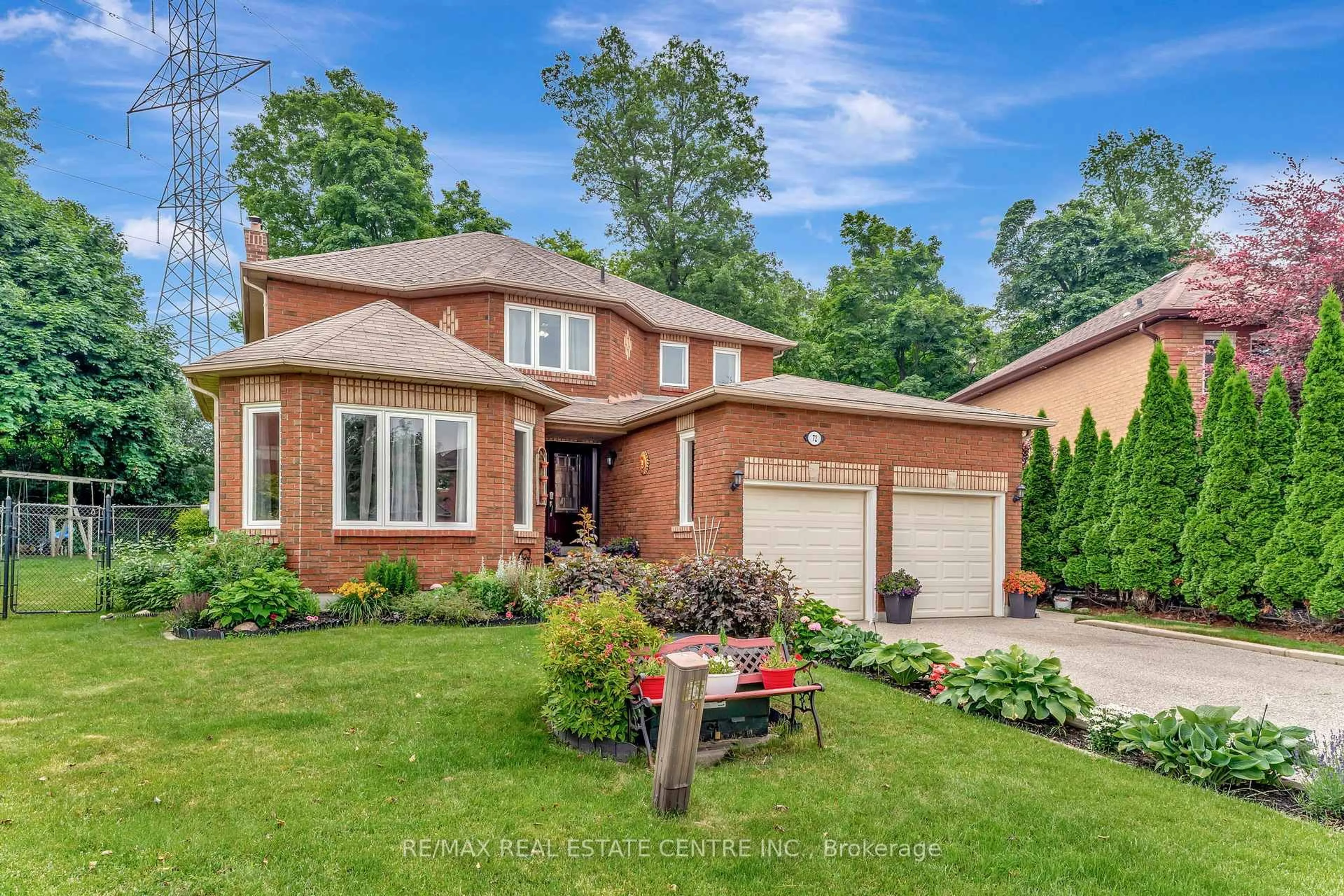 Home with brick exterior material, street for 72 Hilborn Ave, Cambridge Ontario N1T 1M8