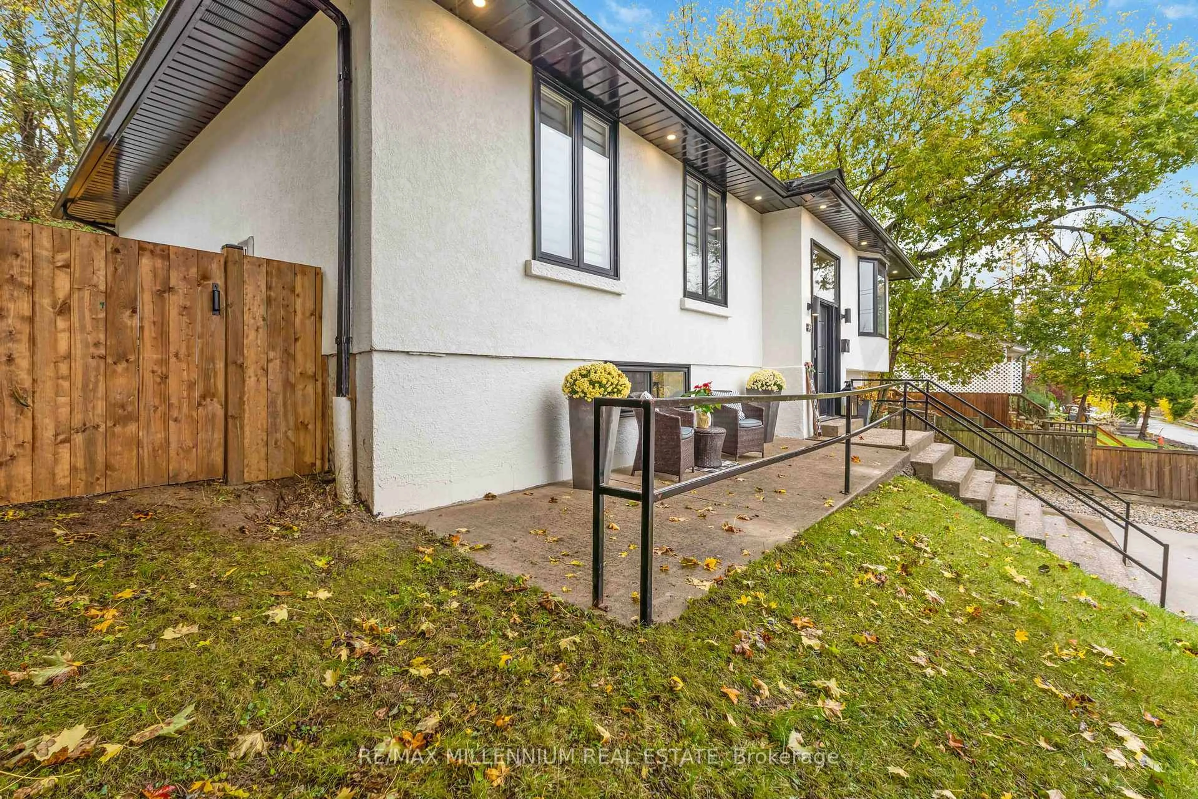 Patio, street for 45 Bradley St, St. Catharines Ontario L2T 1R5