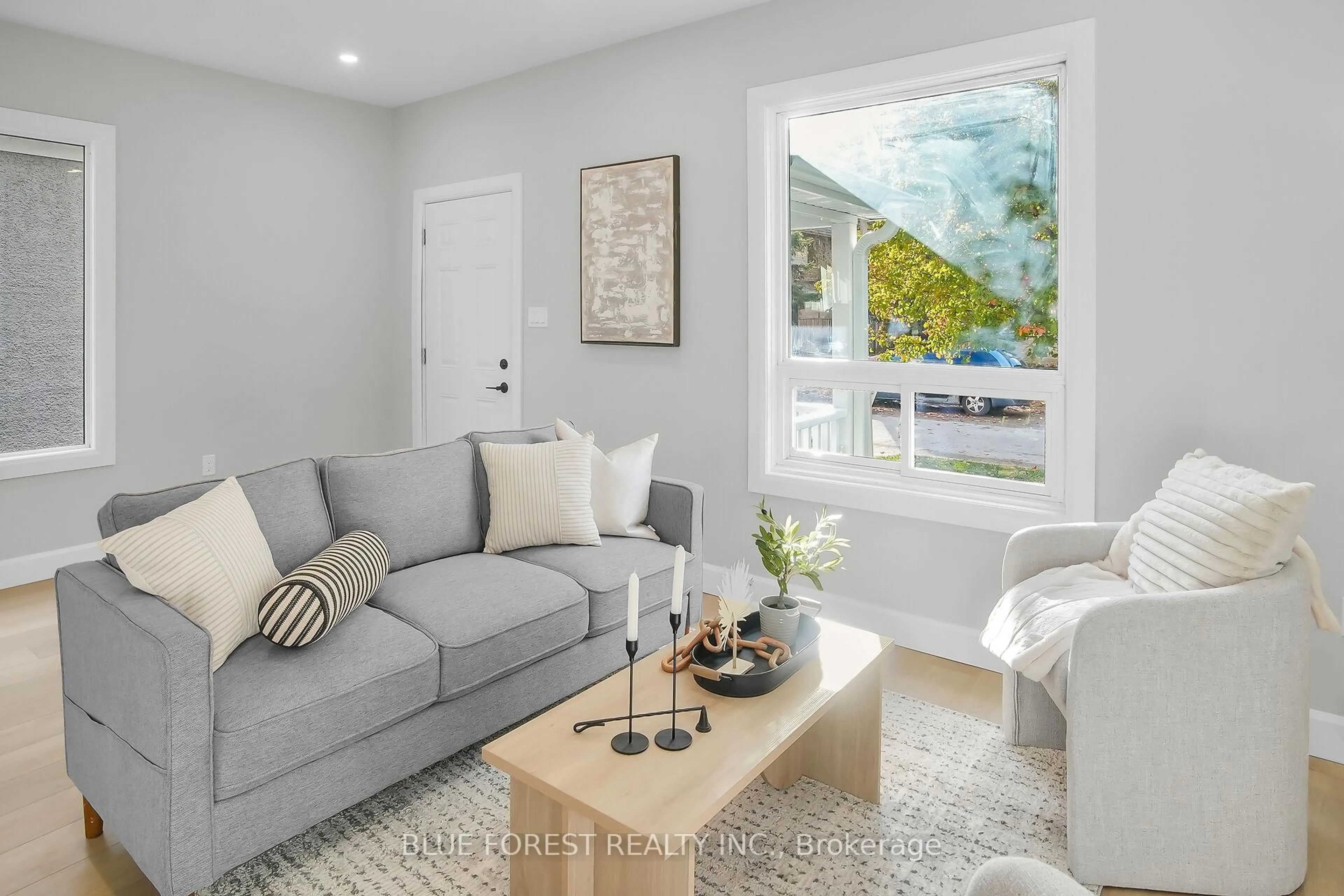 Living room with furniture, unknown for 10 Josephine St, London South Ontario N5Z 3N6