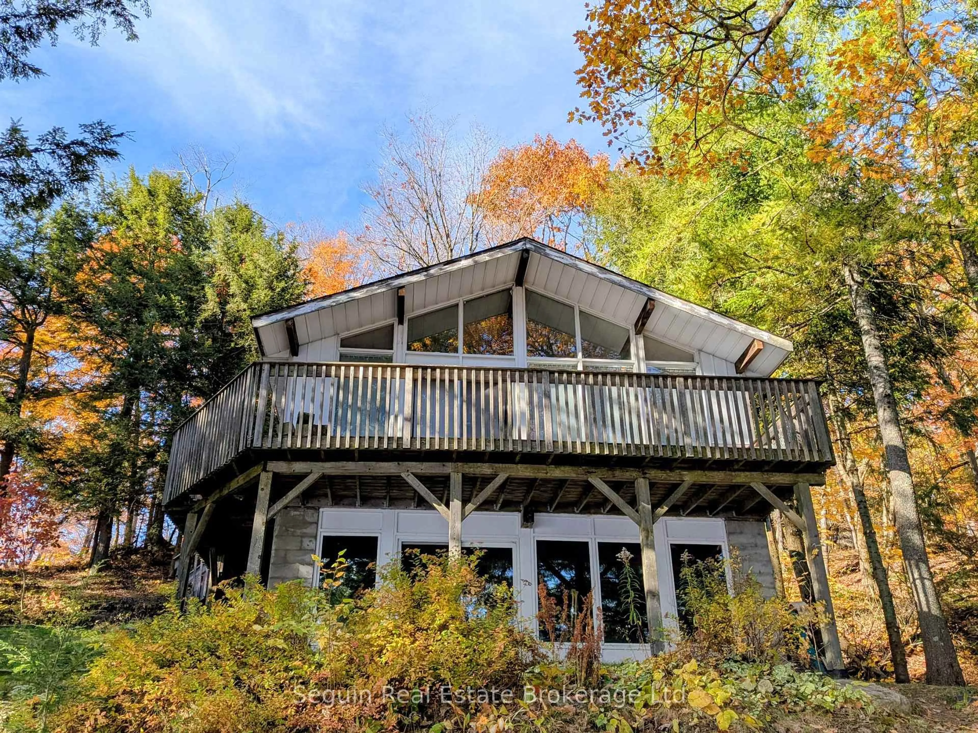 Home with vinyl exterior material, water/lake/river/ocean view for 24 South Fork Rd, The Archipelago Ontario P2A 0B7