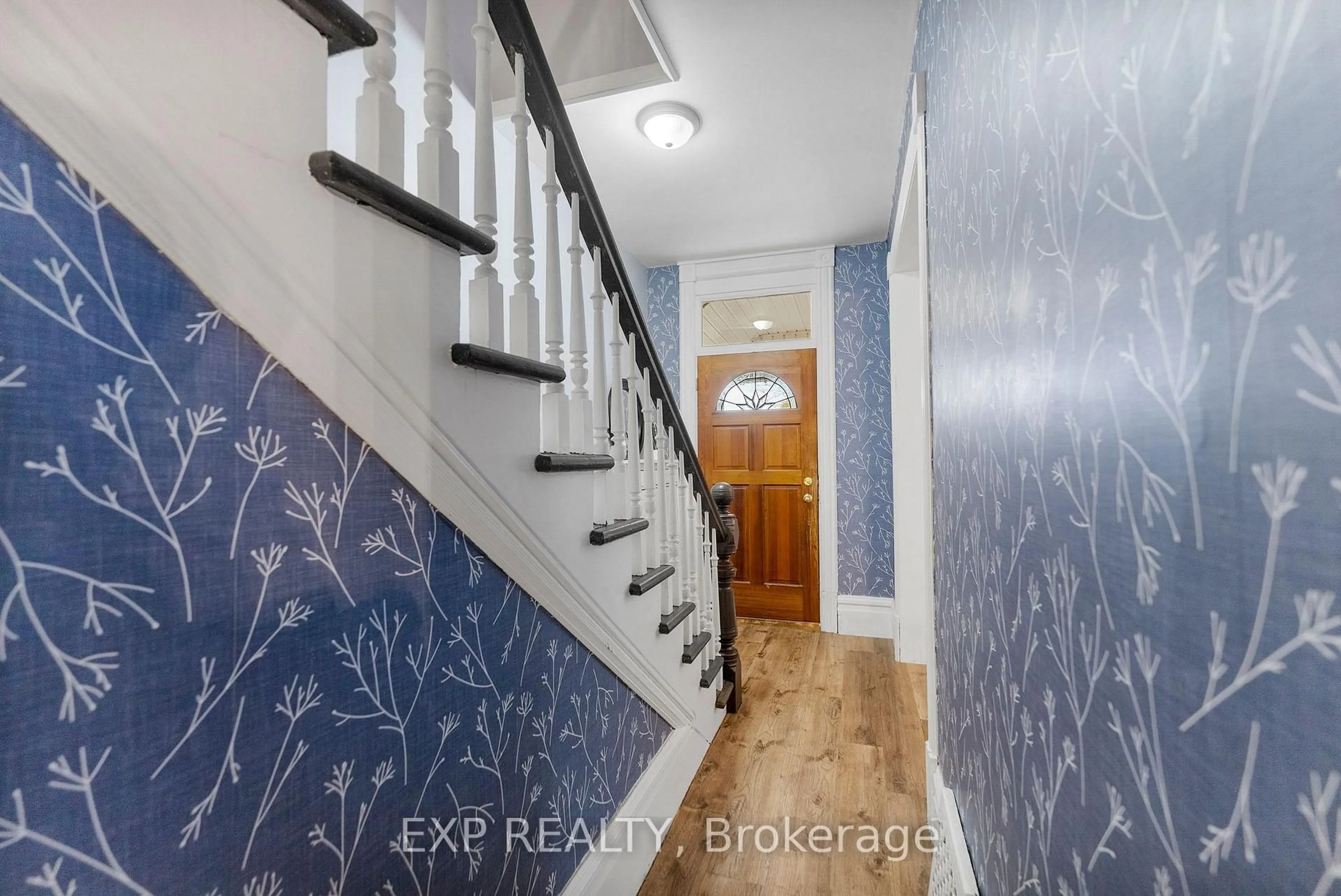 Indoor entryway for 70 Munroe Ave, Renfrew Ontario K7V 3K1