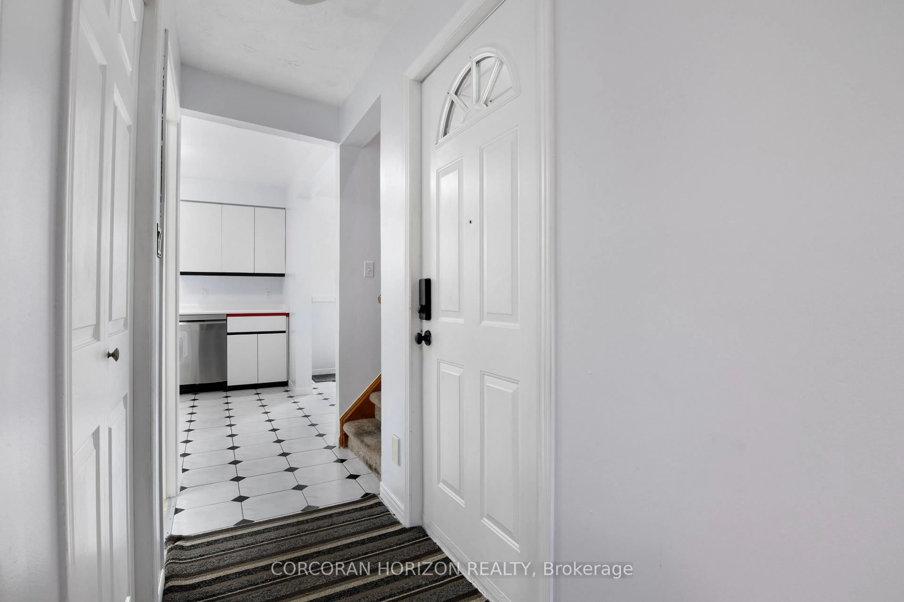 Indoor entryway for 43 Middleton St, Cambridge Ontario N1S 2R2