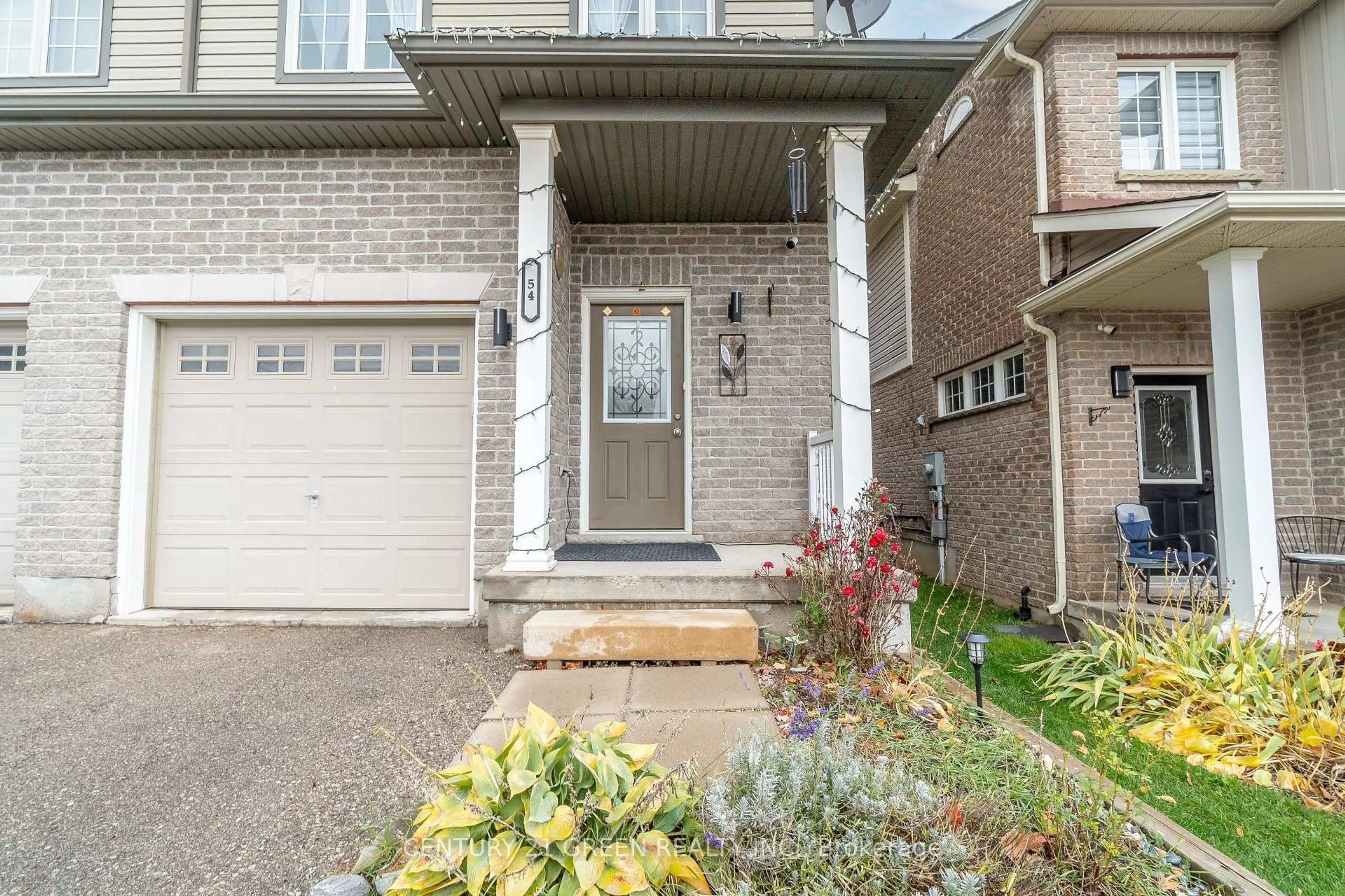 Home with brick exterior material, street for 54 Rockcliffe Dr, Kitchener Ontario N2R 1W5