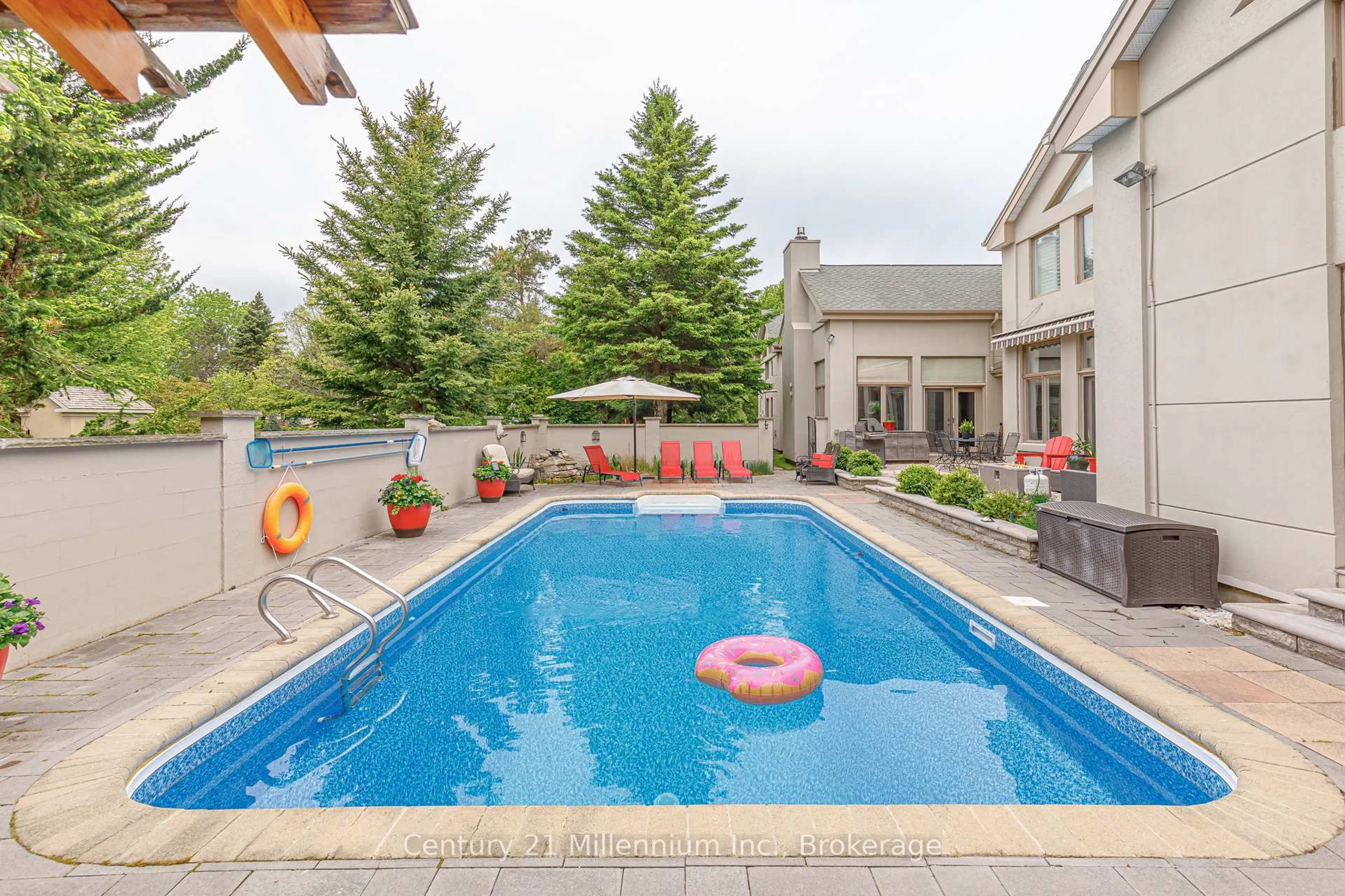 Pool for 160 Grand Cypress Lane, Blue Mountains Ontario L9Y 0K8