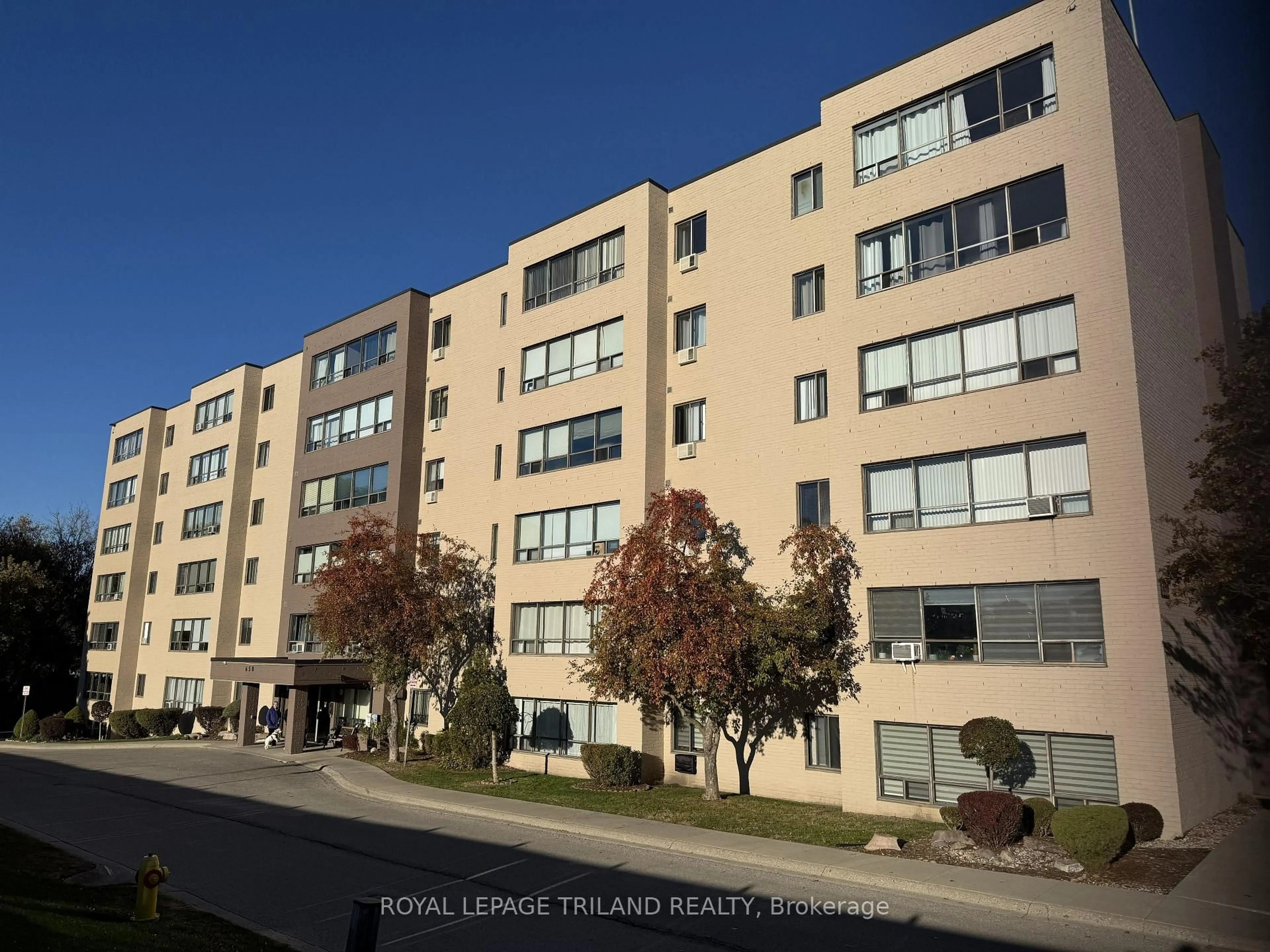 Unknown for 650 Cheapside St #605, London East Ontario N5Y 5J8