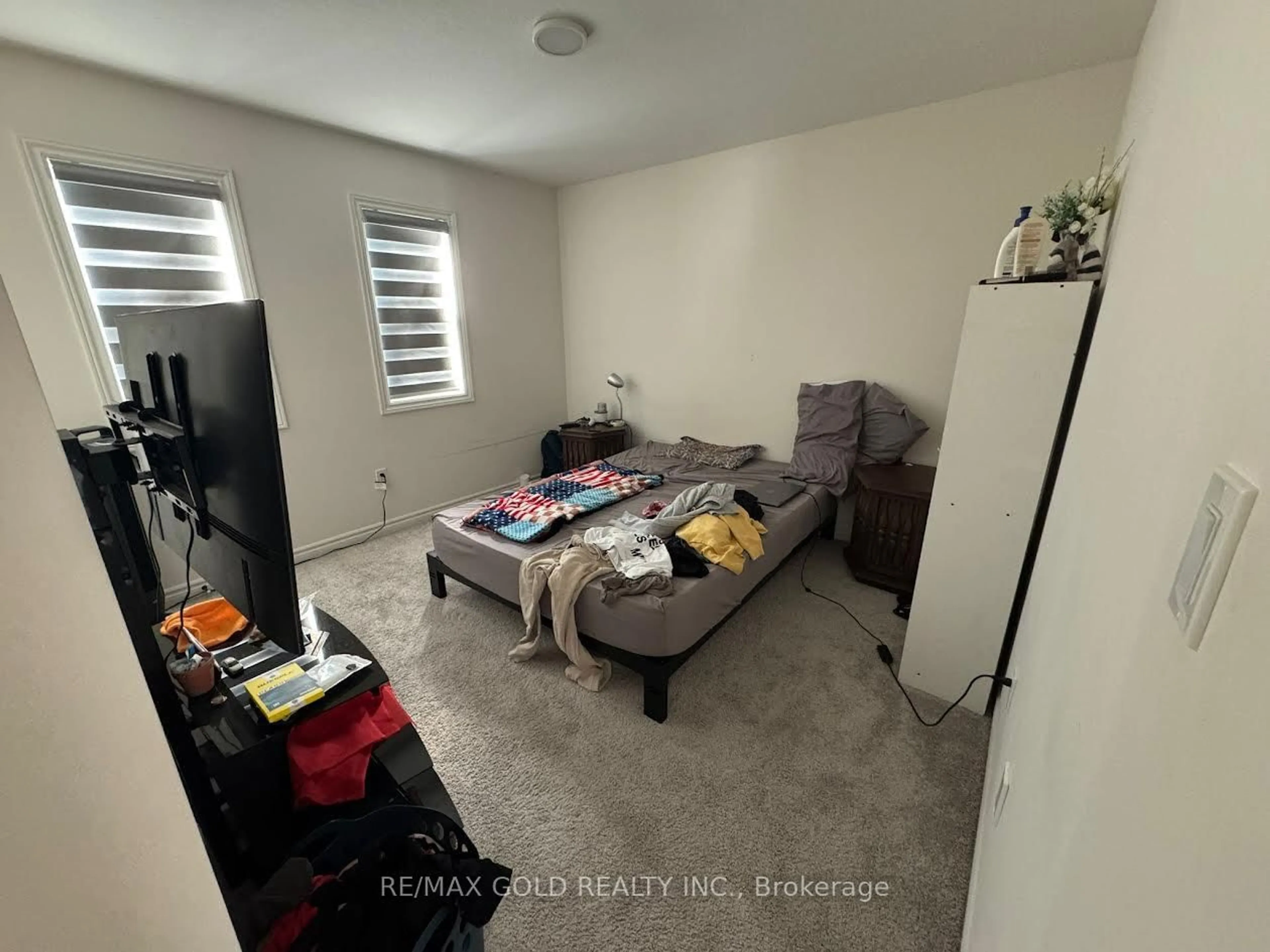 A pic of a room for 247 Byers St, London South Ontario N6L 0J2