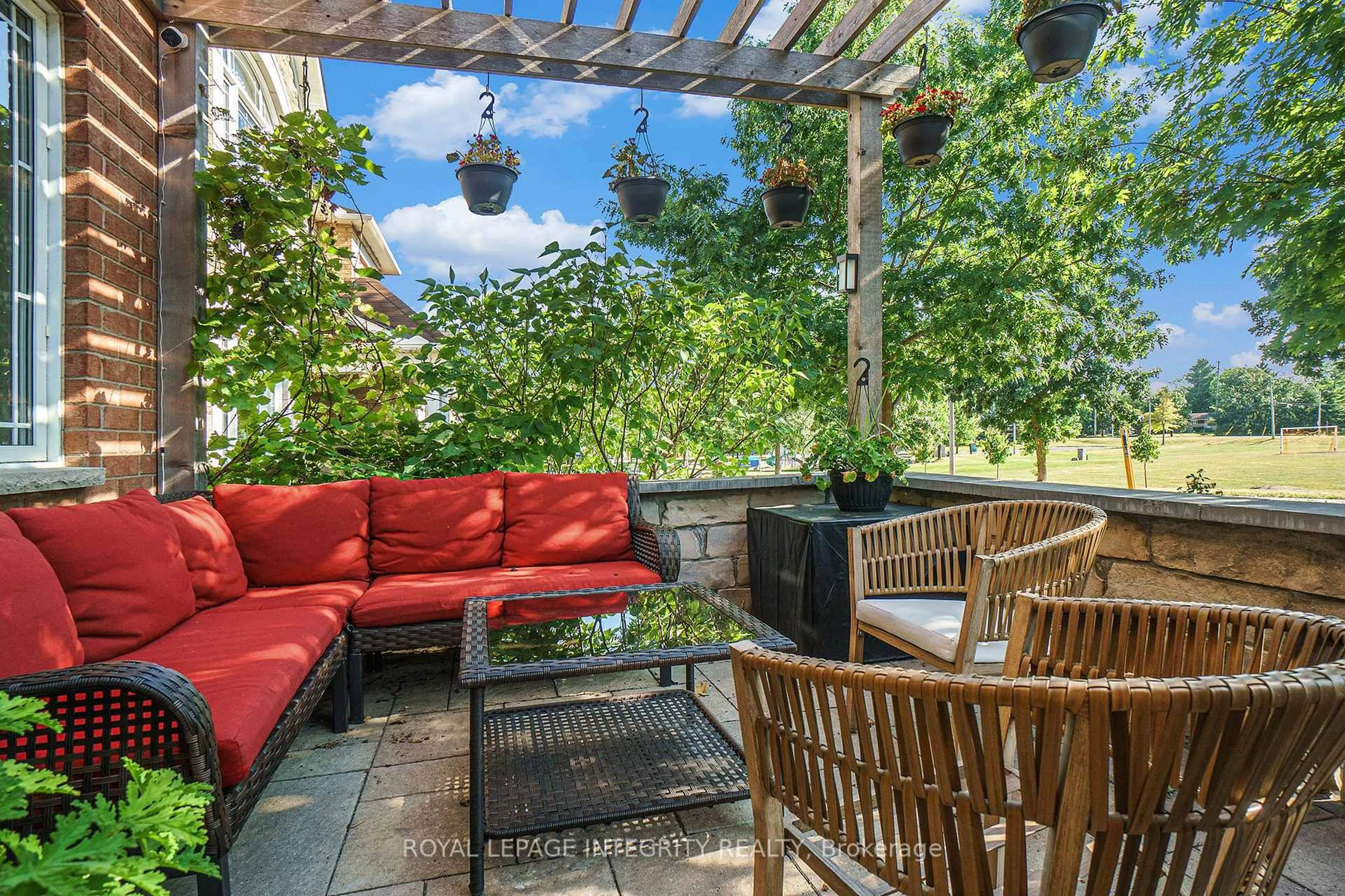 Patio, street for 25 Berry Glen St, Ottawa Ontario K2G 7A5