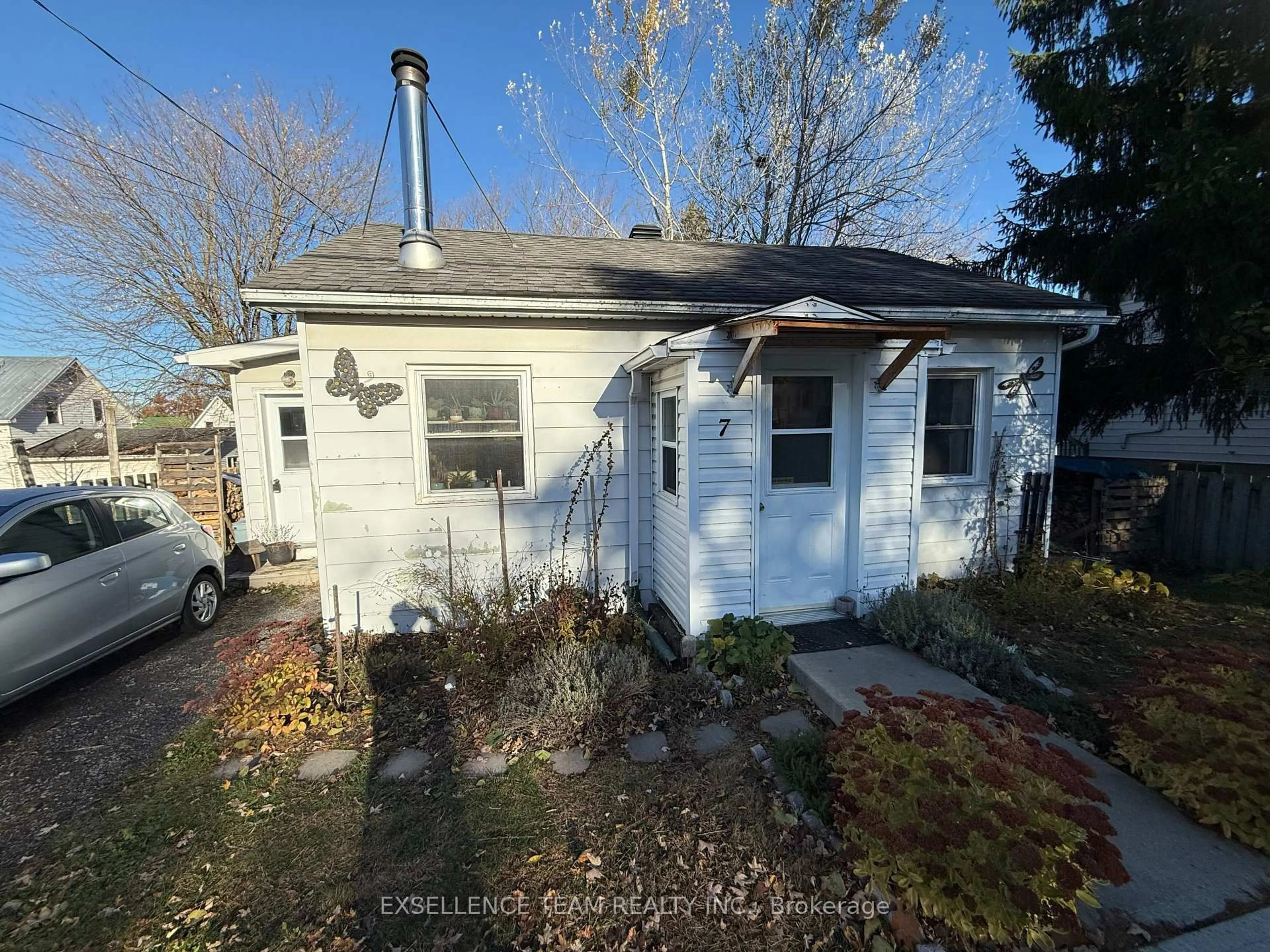 A pic from outside/outdoor area/front of a property/back of a property/a pic from drone, street for 7 Mechanic St, North Glengarry Ontario K0C 1T0