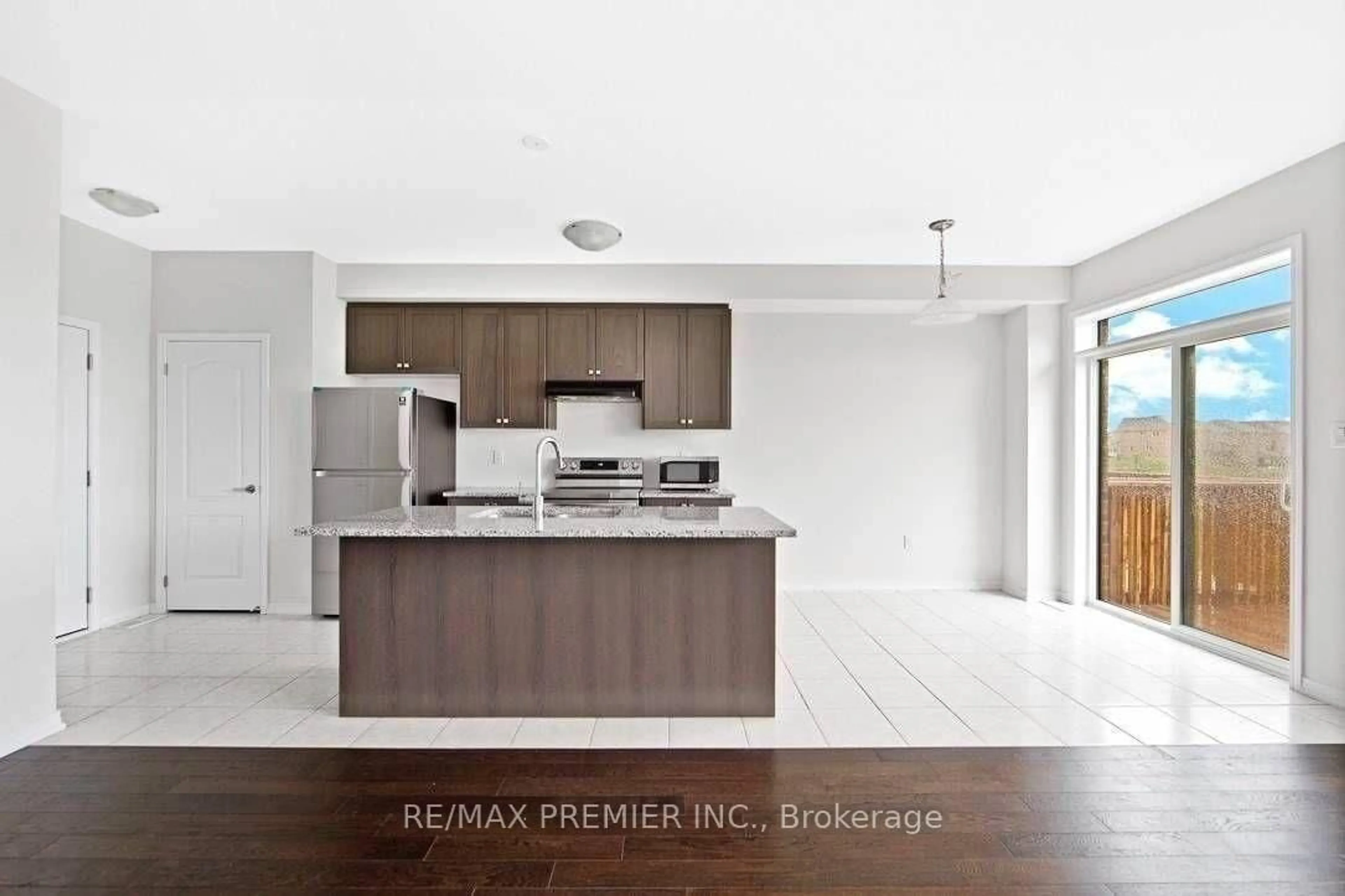 Open concept kitchen, unknown for 8273 Tulip Tree Dr #27, Niagara Falls Ontario L2H 3S8