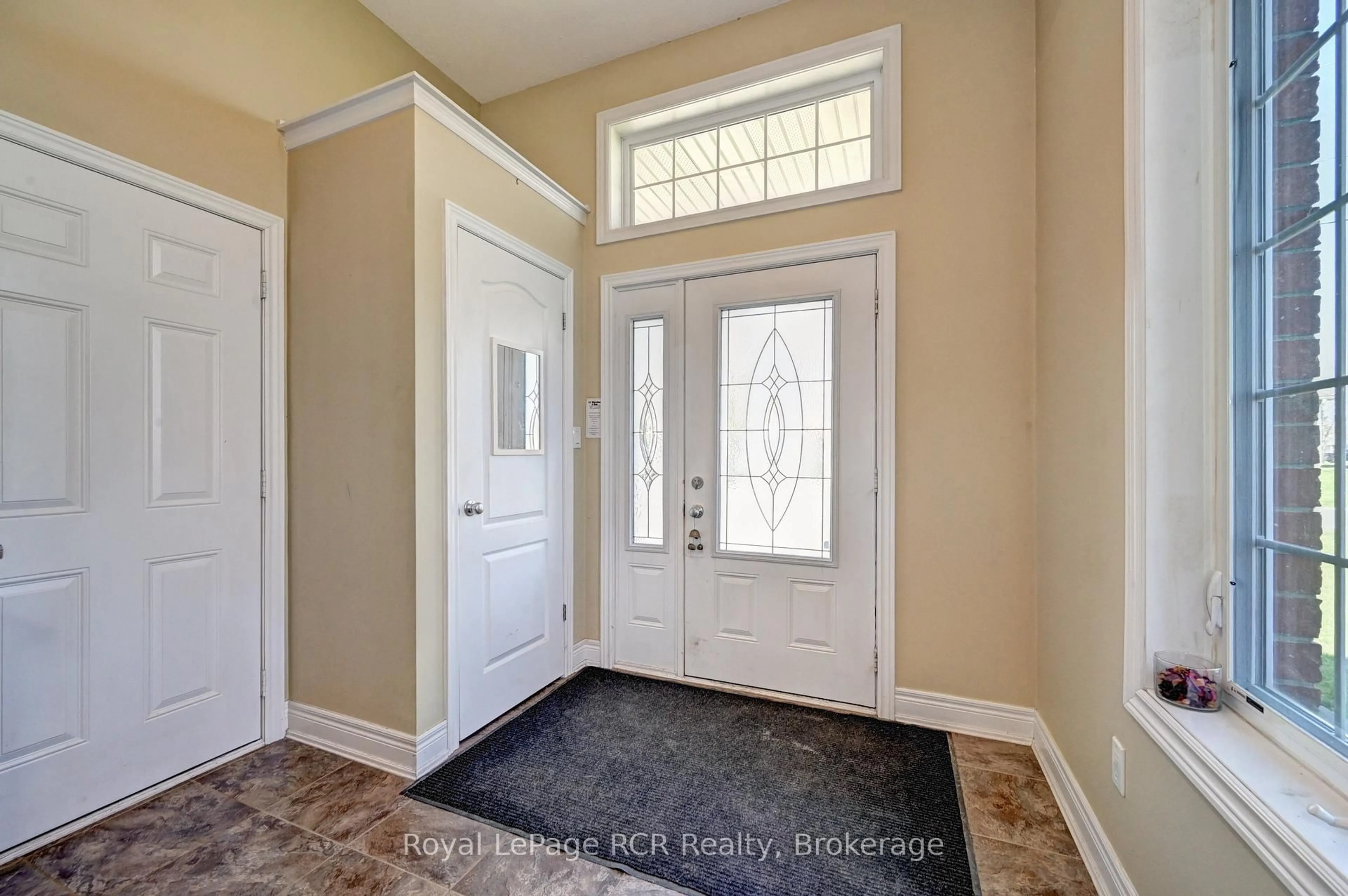 Indoor entryway for 101 Douglas St, West Grey Ontario N0G 1R0