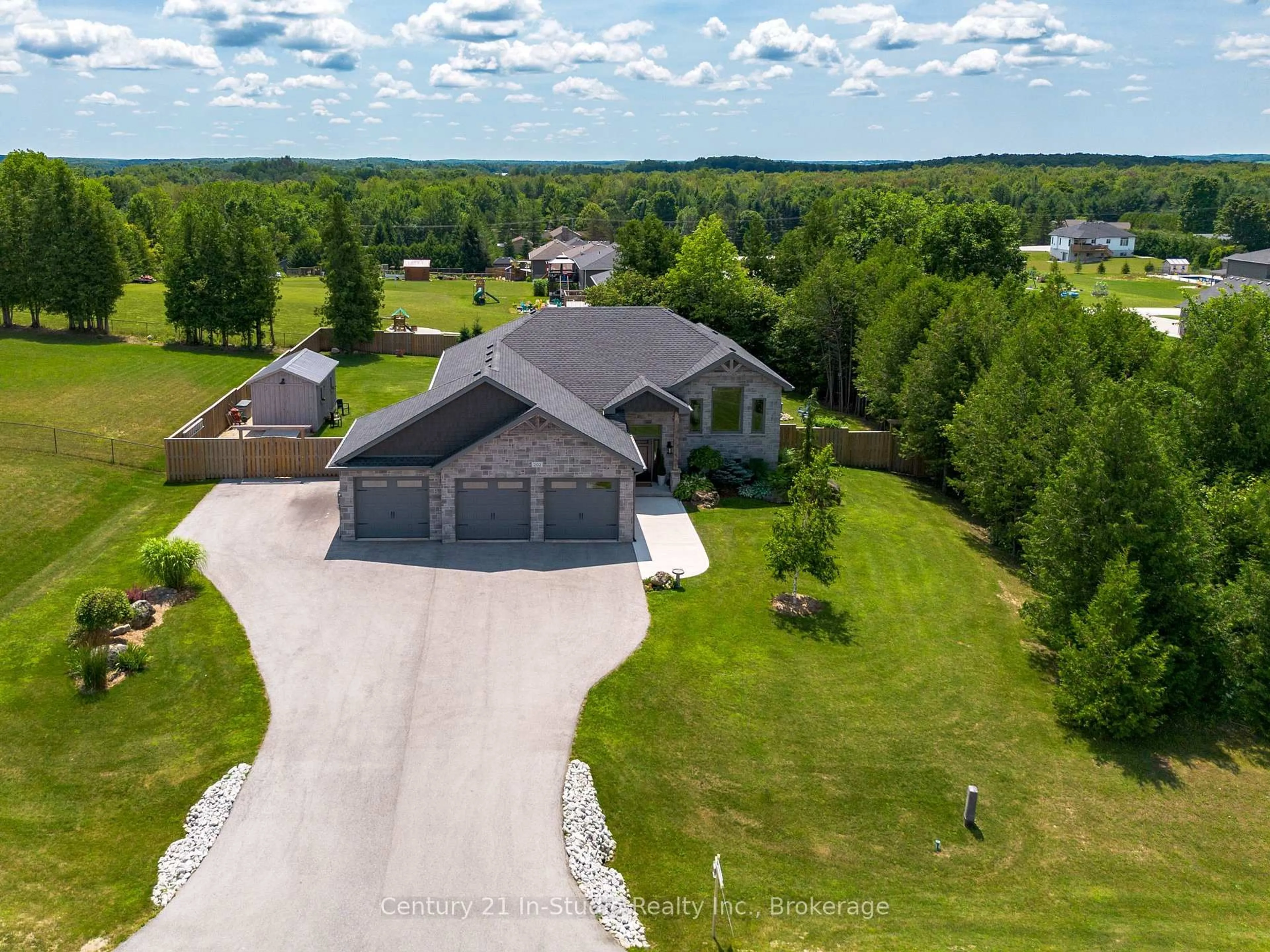 A pic from outside/outdoor area/front of a property/back of a property/a pic from drone, water/lake/river/ocean view for 202 Meredith Way, Chatsworth Ontario N0H 1G0