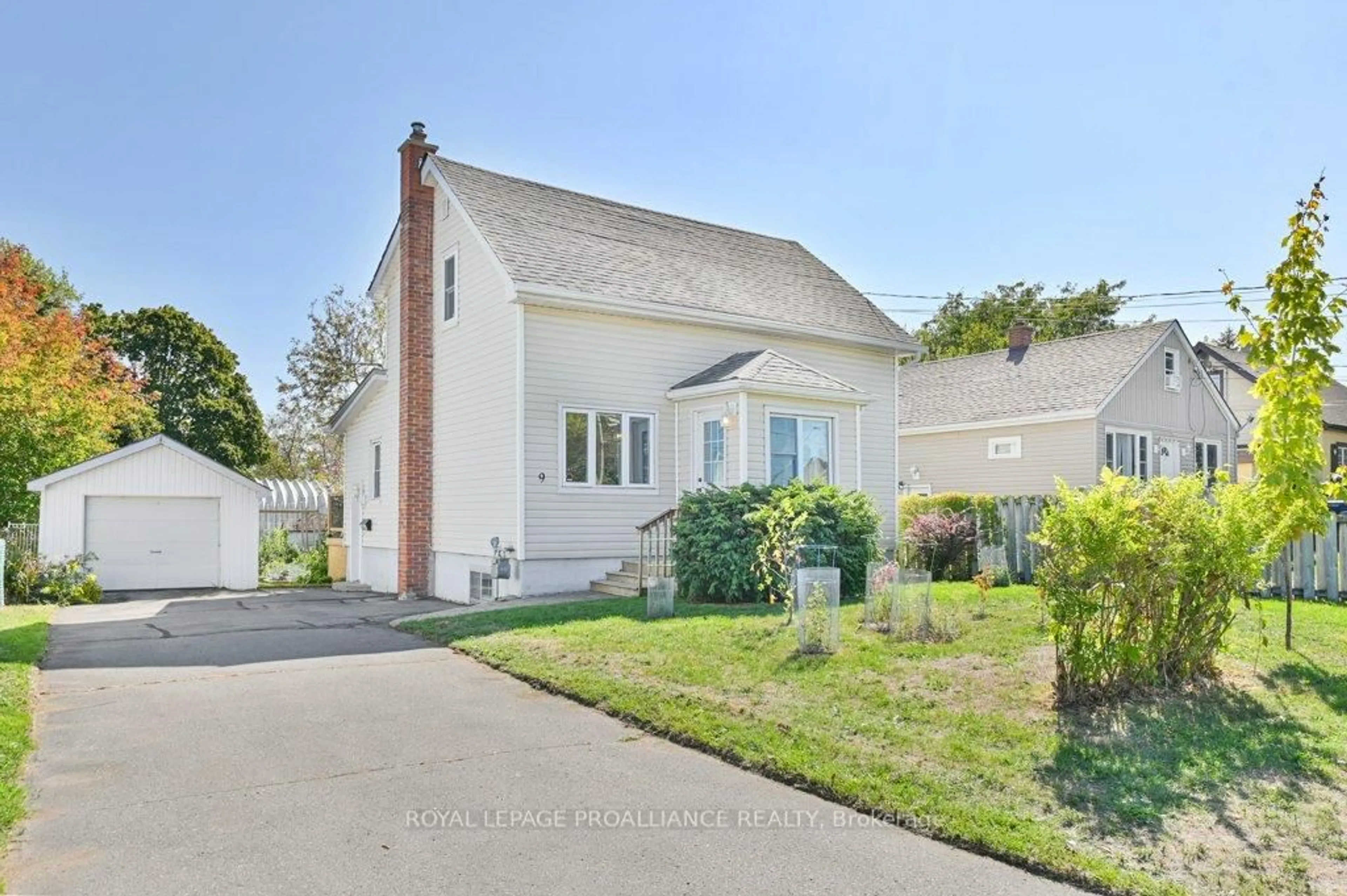 A pic from outside/outdoor area/front of a property/back of a property/a pic from drone, street for 9 Wilkins St, Belleville Ontario K8P 1P2